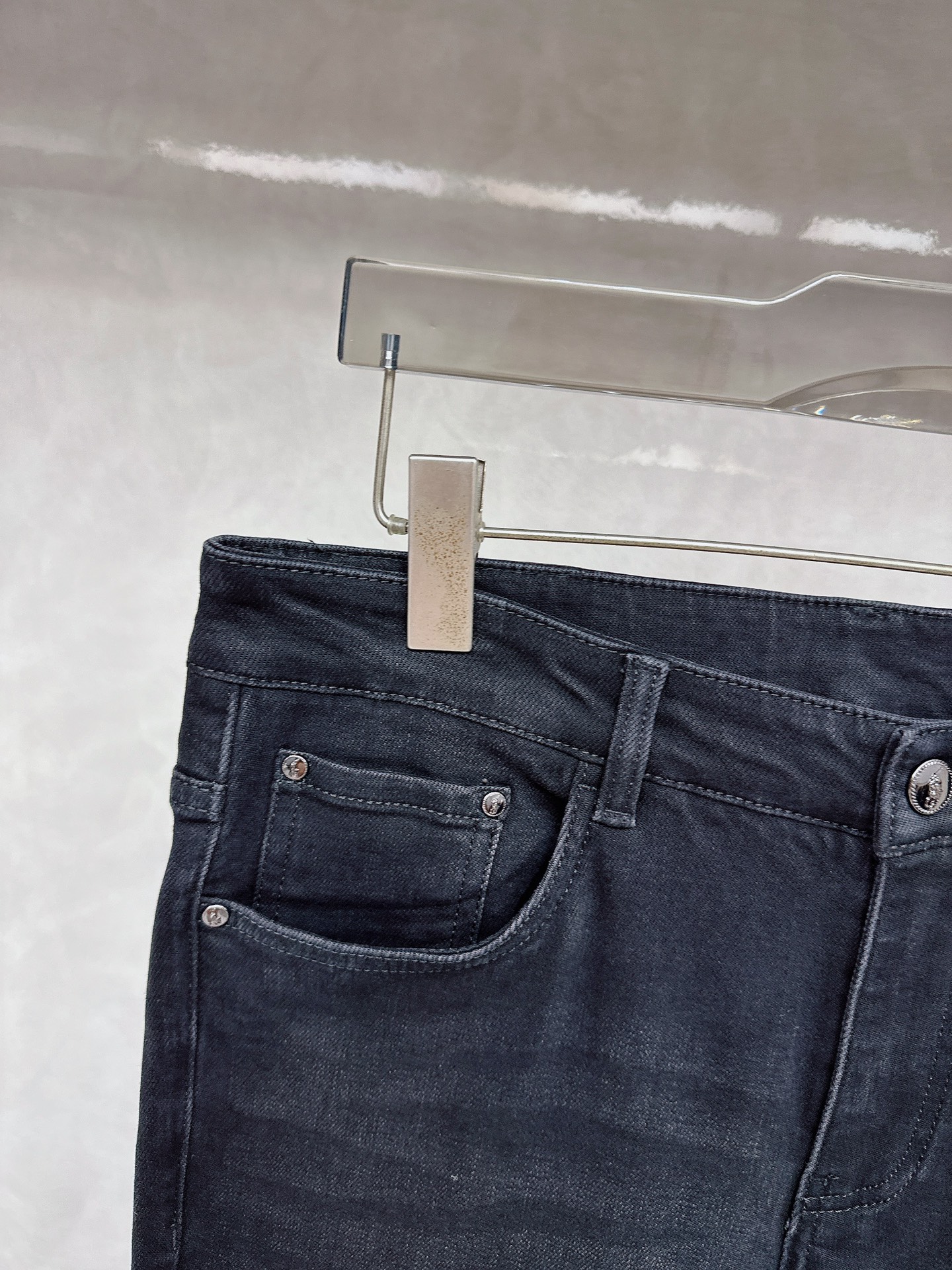 😊 2025秋冬🔥🔥新款现货上市，原单爆款牛仔裤👖超级定制款，原版五金，超级重工工艺，版型超赞👍细节做工