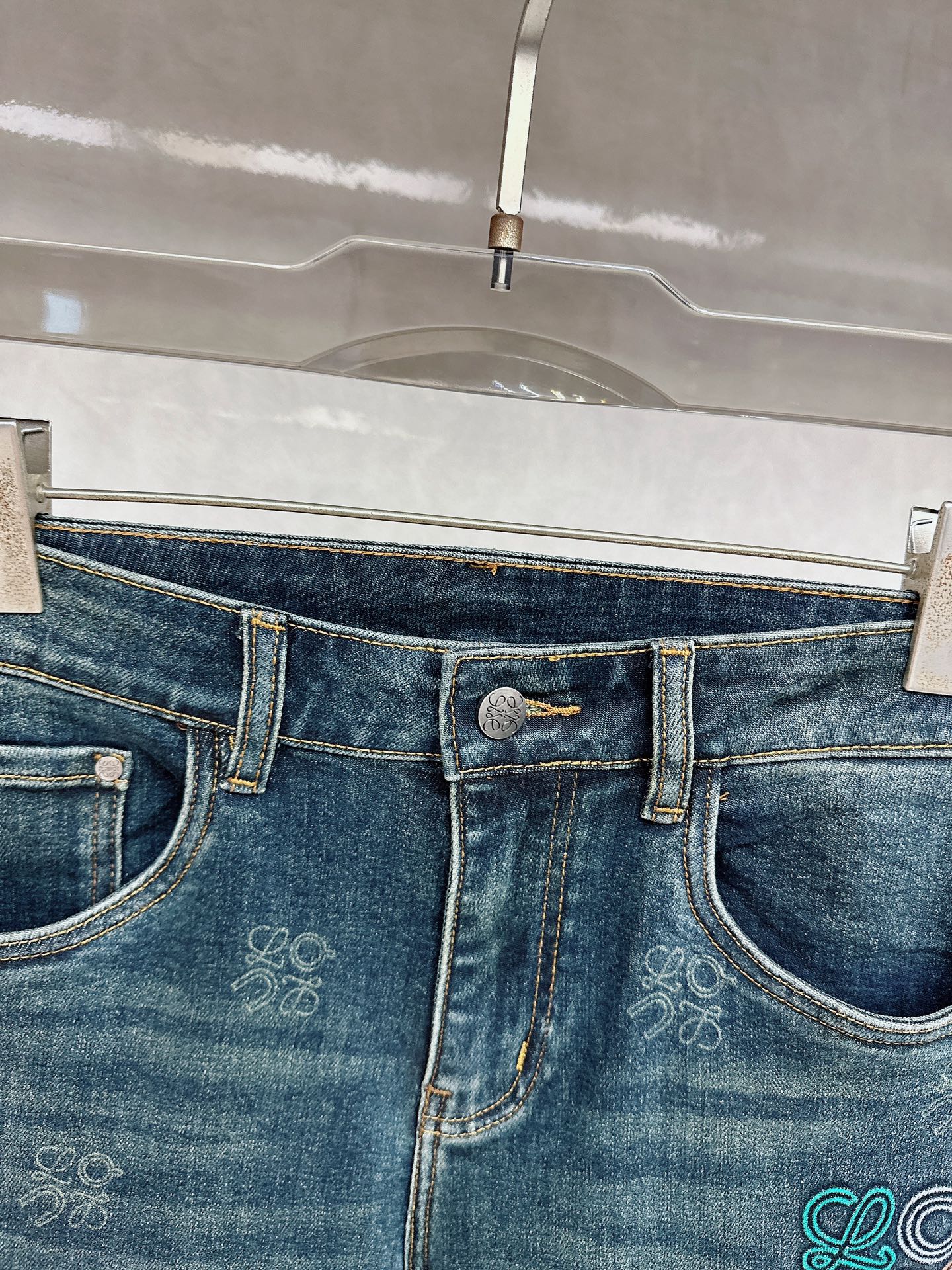 罗意威 2025秋冬🔥🔥新款现货上市，原单爆款牛仔裤👖超级定制款，原版五金，超级重工工艺，版型超赞👍细节