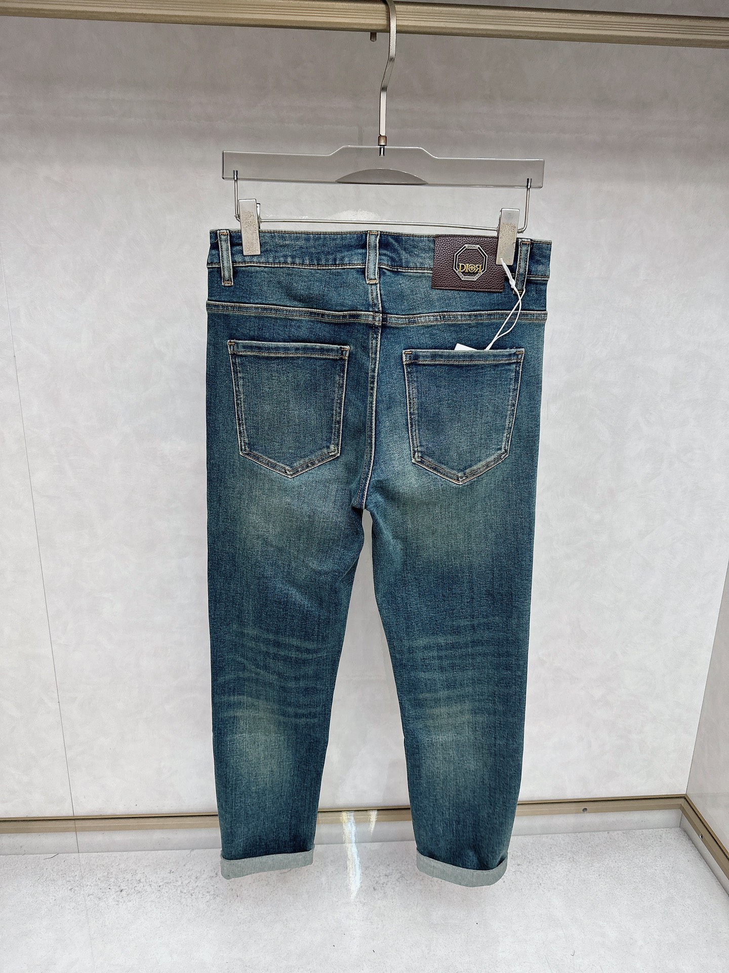 迪奥 2025秋冬🔥🔥新款现货上市，原单爆款牛仔裤👖超级定制款，原版五金，超级重工工艺，版型超赞👍细节做