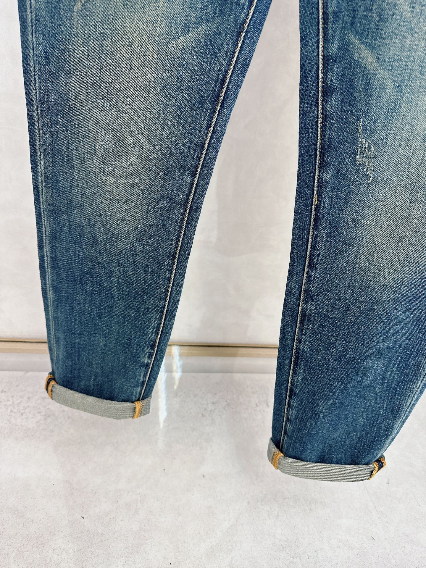 古奇 2025秋冬🔥🔥新款现货上市，原单爆款牛仔裤👖超级定制款，原版五金，超级重工工艺，版型超赞👍细节做