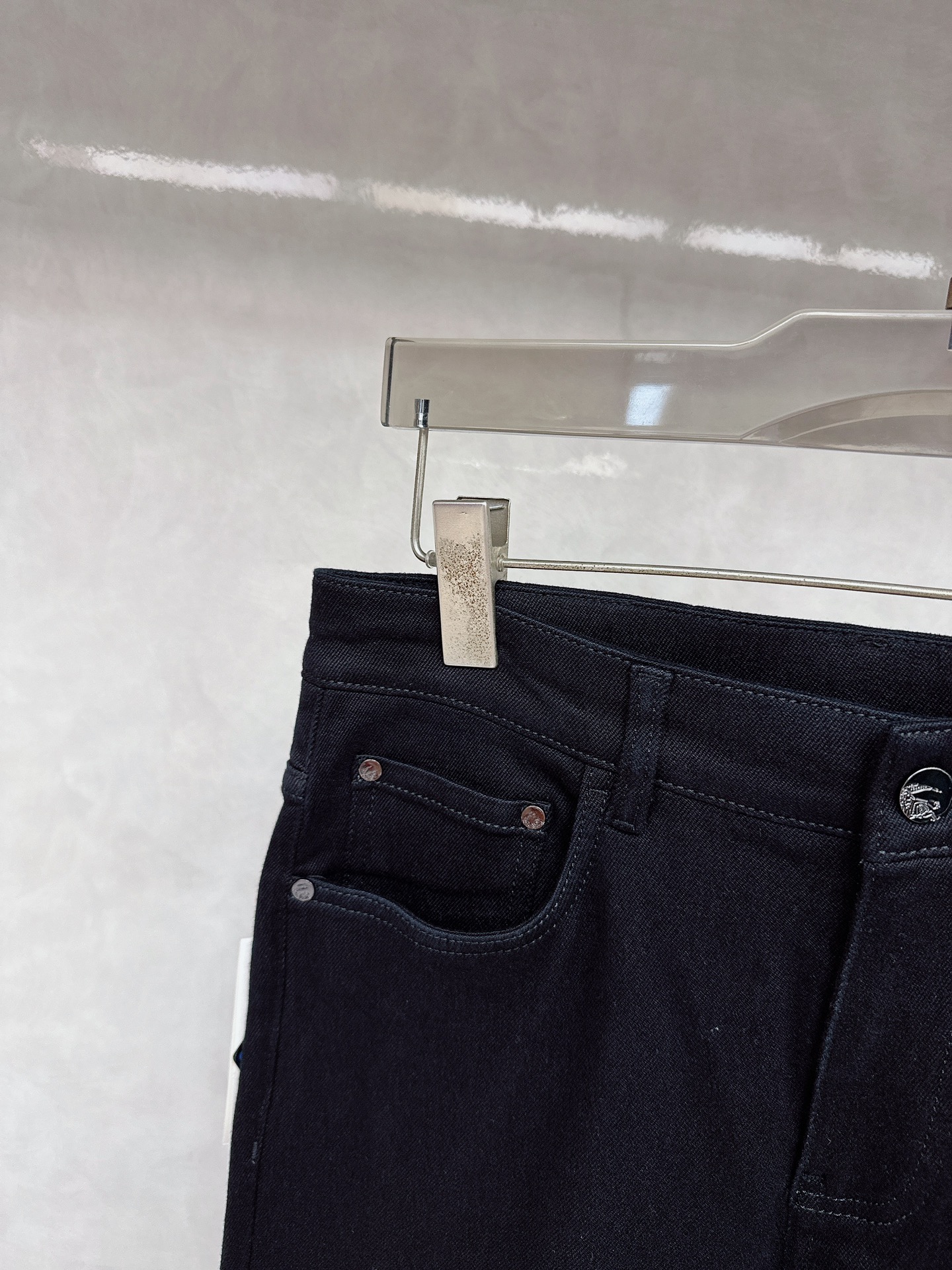 巴宝莉 2025秋冬🔥🔥新款现货上市，原单爆款牛仔裤👖超级定制款，原版五金，超级重工工艺，版型超赞👍细节