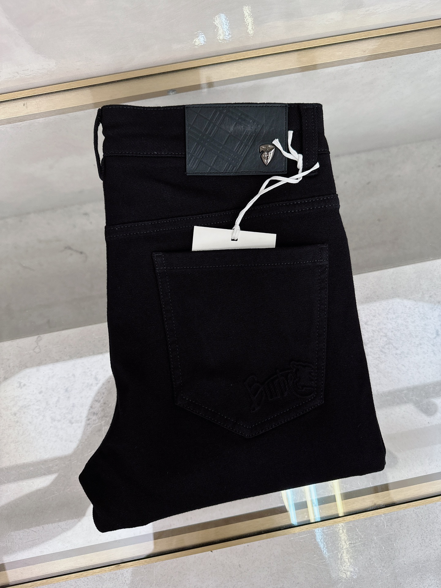 巴宝莉 2025秋冬🔥🔥新款现货上市，原单爆款牛仔裤👖超级定制款，原版五金，超级重工工艺，版型超赞👍细节