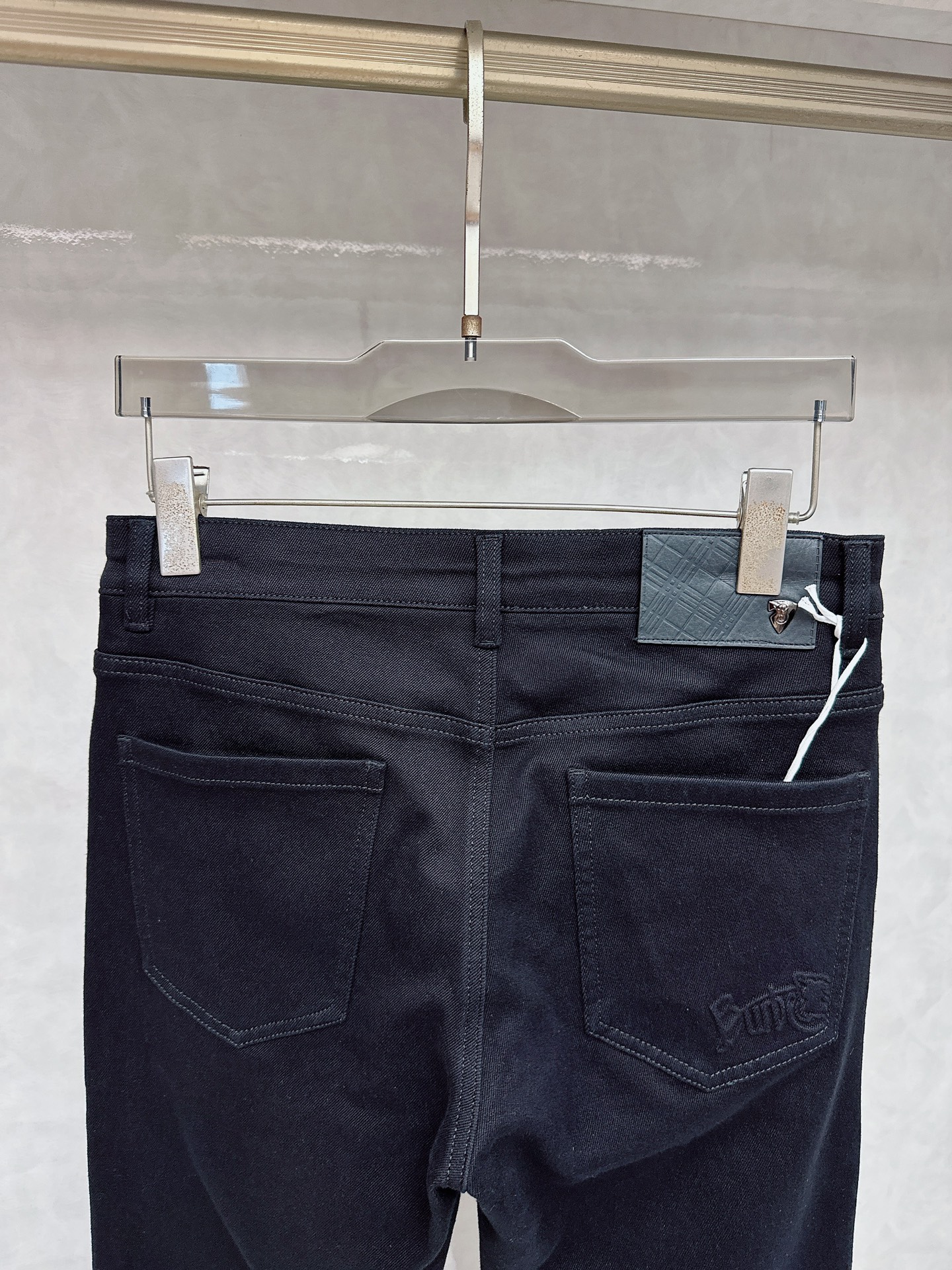 巴宝莉 2025秋冬🔥🔥新款现货上市，原单爆款牛仔裤👖超级定制款，原版五金，超级重工工艺，版型超赞👍细节