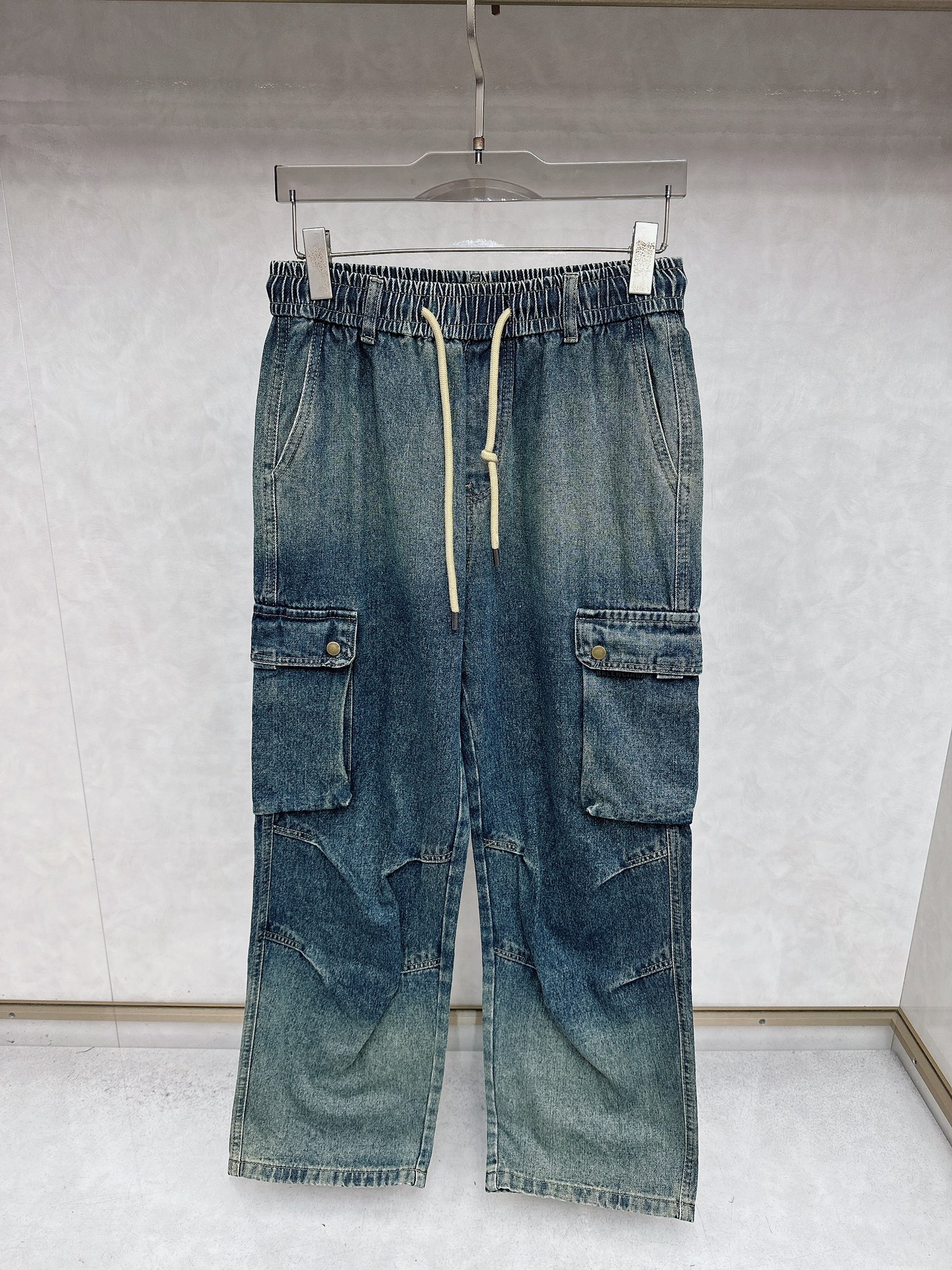 NO:550413,The latest casual pants counter in 2025 summer is 1:1 top replica, full quality!  A must-have item for trendy people!  Old iron who knows the goods quickly starts with size M-3xl, alexander wang198609092025夏季最新休闲裤专柜1:1顶级复刻,全品相！潮人必备单品！懂货的老铁赶紧下手 尺码M-3xl,,alexander wang,Men's clothing