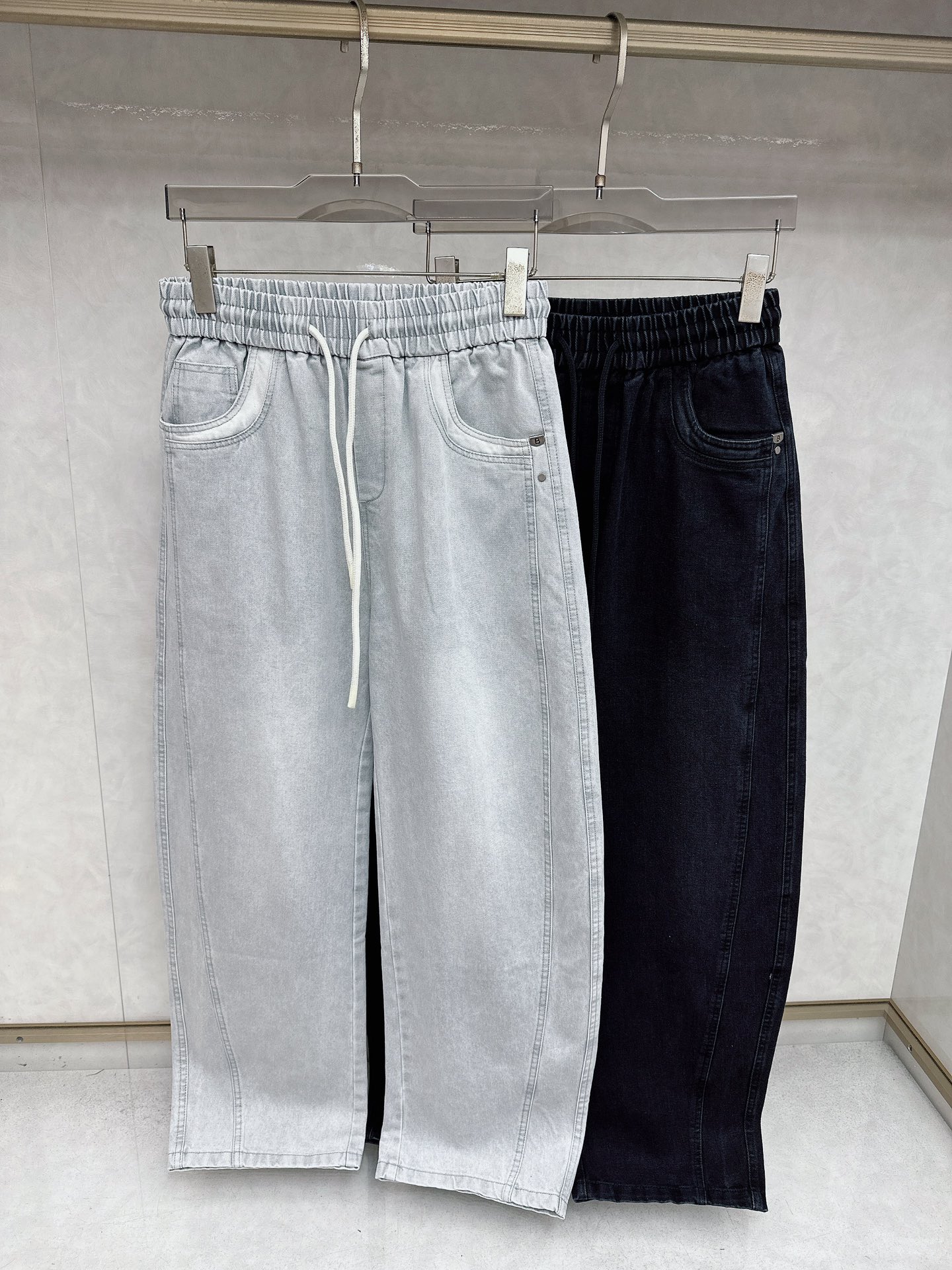 NO:550419,Balenciaga 2025 summer latest casual pants counter 1:1 top replica, full quality!  A must-have item for trendy people!  The old man who knows the goods quickly starts with size M-3xl, balenciaga, alexander wang19860909巴黎世家 2025夏季最新休闲裤专柜1:1顶级复刻,全品相！潮人必备单品！懂货的老铁赶紧下手 尺码M-3xl,,balenciaga,alexander wang,Men's clothing