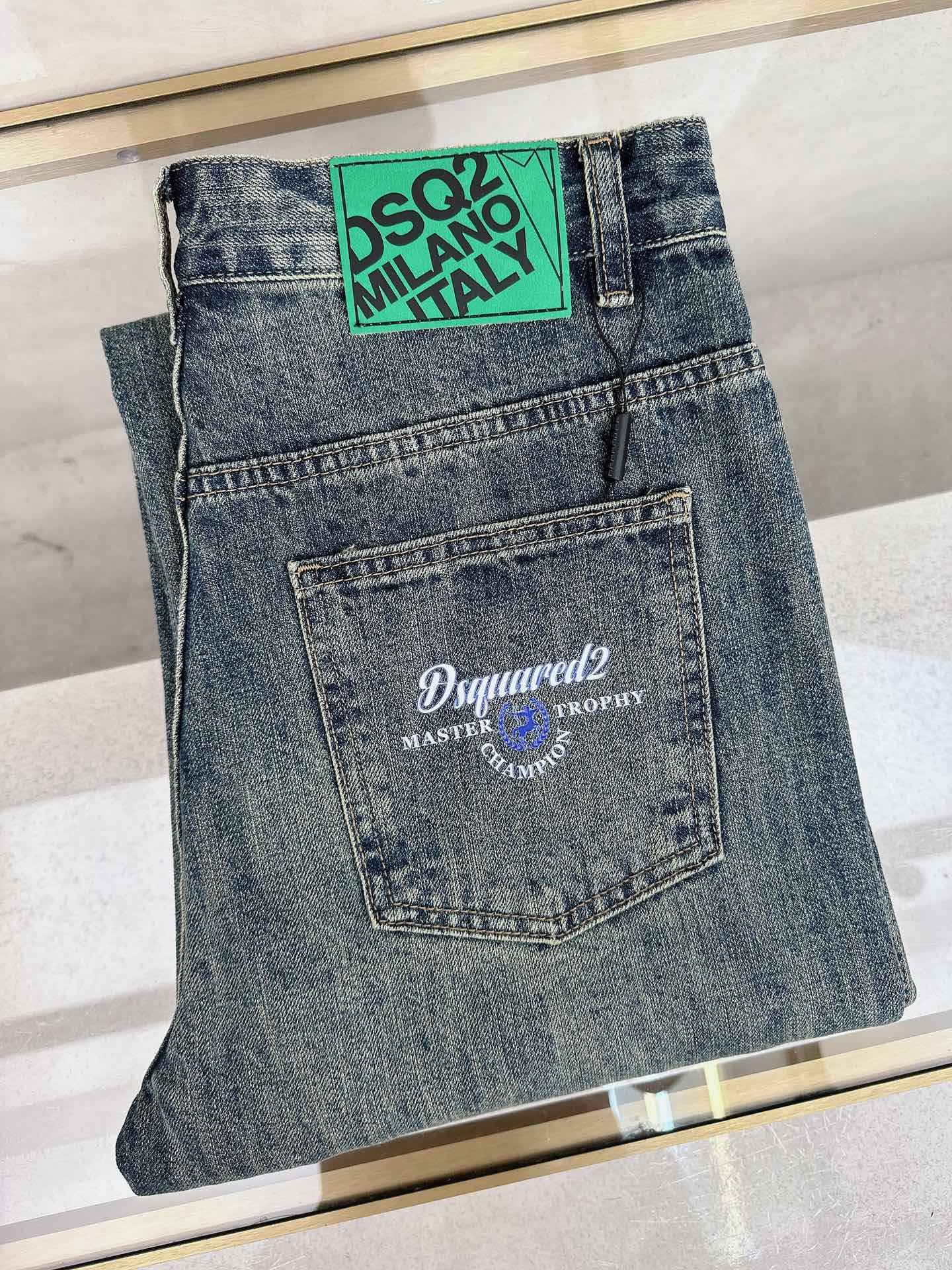 NO:550391,D2 The official website of the new autumn and winter models will be released simultaneously, the new autumn and winter products of men's casual jeans, original single quality, customized original denim fabric, logo pattern design, body original hardware and auxiliary decoration, three-dimensional and clear, c super trendy and personalized, fashionable and stylish on the upper body!  Trendy men's must-have items, 28-38, jeans, alexander wang19860909D2 秋冬新款官网同步发售,秋冬新品男士休闲牛仔裤,原单品质,定制原版牛仔面料,logo图案设计,身原版五金辅料装饰,立体清晰,c超级潮流个性,上身时尚有型！潮男必备单品 码数28-38,,jeans,alexander wang,Men's clothing