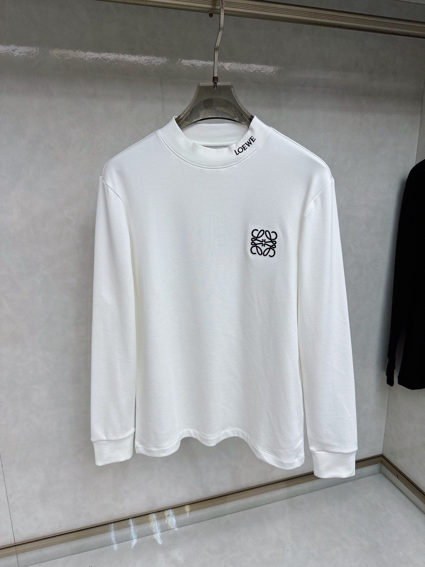 罗意威 LOEWE 2025秋冬专柜新款 时尚休闲打底衫长袖T恤，精选进口高密度双面拉架棉面料，精致原版