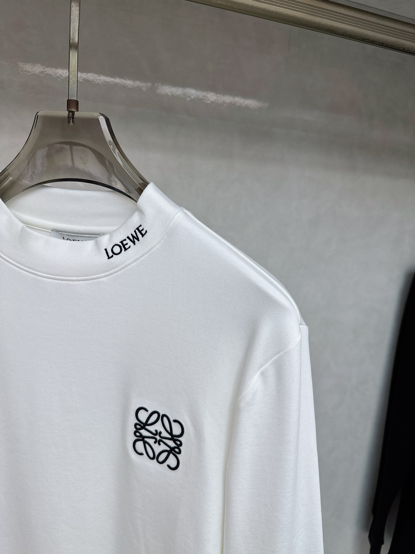 罗意威 LOEWE 2025秋冬专柜新款 时尚休闲打底衫长袖T恤，精选进口高密度双面拉架棉面料，精致原版