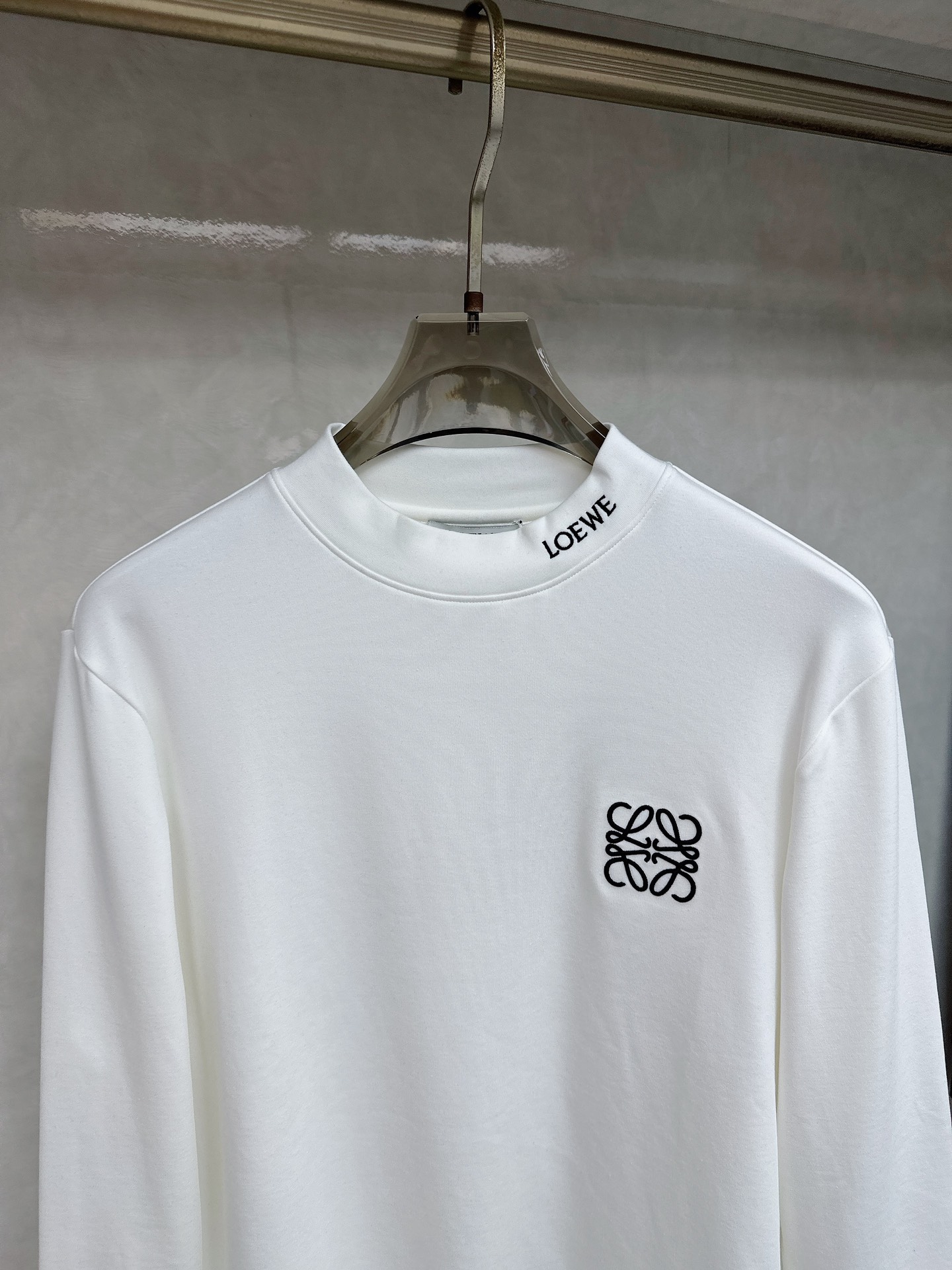 罗意威 LOEWE 2025秋冬专柜新款 时尚休闲打底衫长袖T恤，精选进口高密度双面拉架棉面料，精致原版