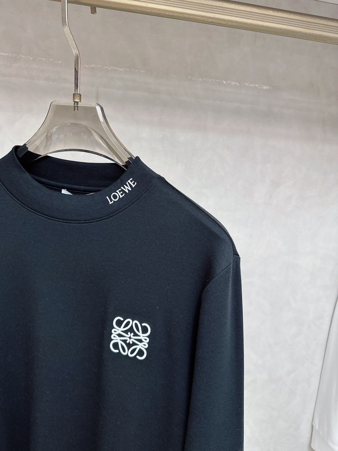罗意威 LOEWE 2025秋冬专柜新款 时尚休闲打底衫长袖T恤，精选进口高密度双面拉架棉面料，精致原版