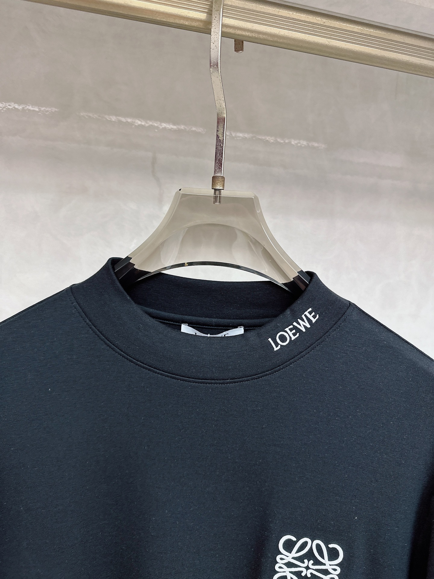 罗意威 LOEWE 2025秋冬专柜新款 时尚休闲打底衫长袖T恤，精选进口高密度双面拉架棉面料，精致原版