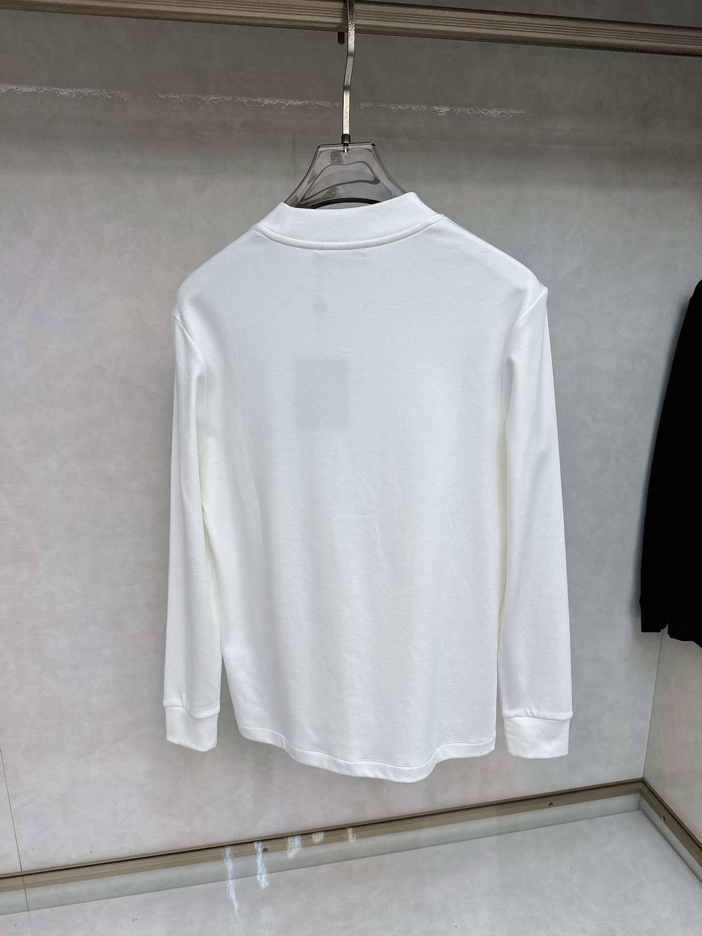 LV 2025秋冬专柜新款 时尚休闲打底衫长袖T恤，精选进口高密度双面拉架棉面料，精致原版logo打造，