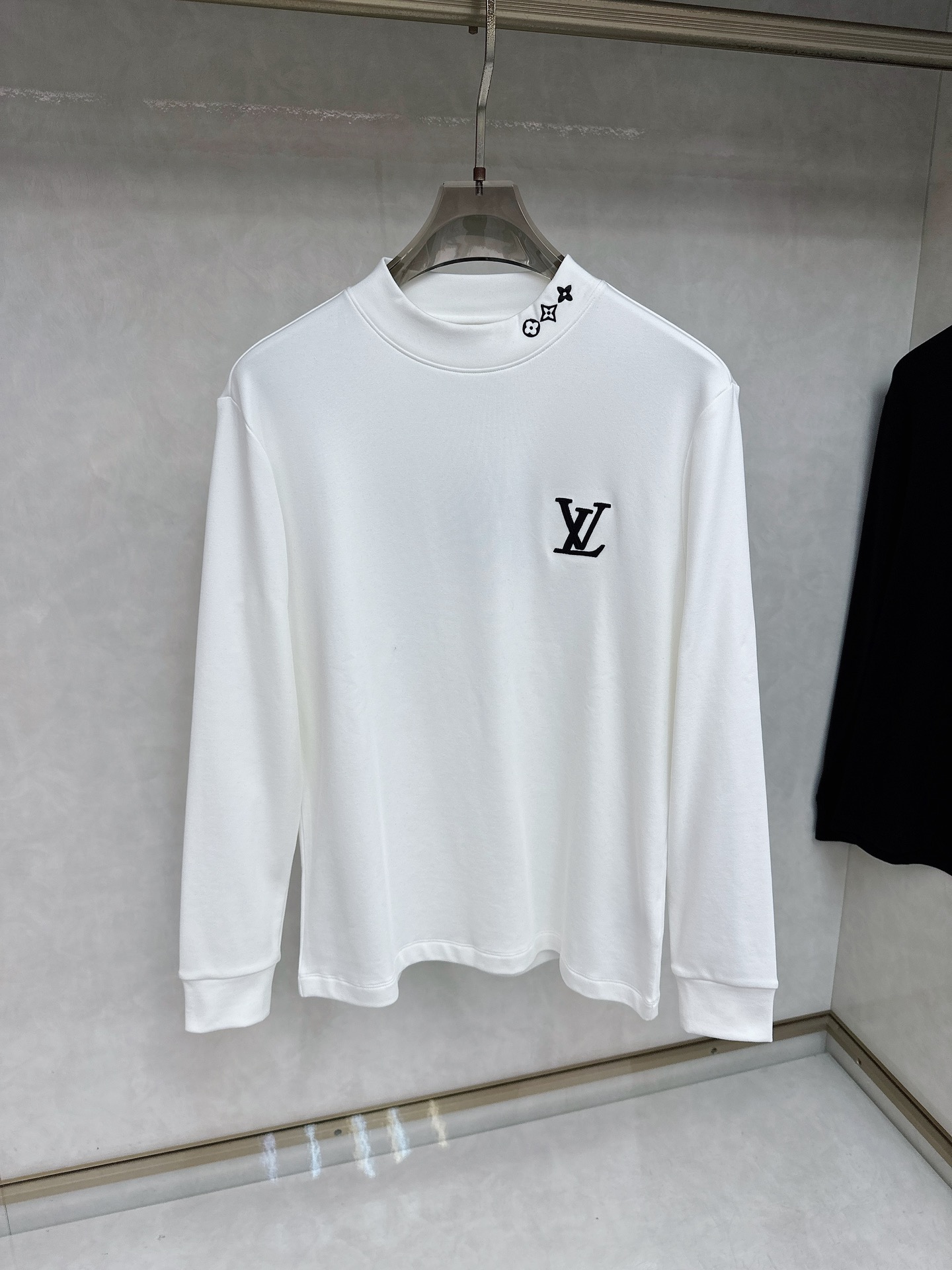 【新品】 ‼️‼️2025SS秋冬🆕 “驴”牌男士圆领长袖打底衫 柜台同步发售，高精细的奢华品质,轻奢感