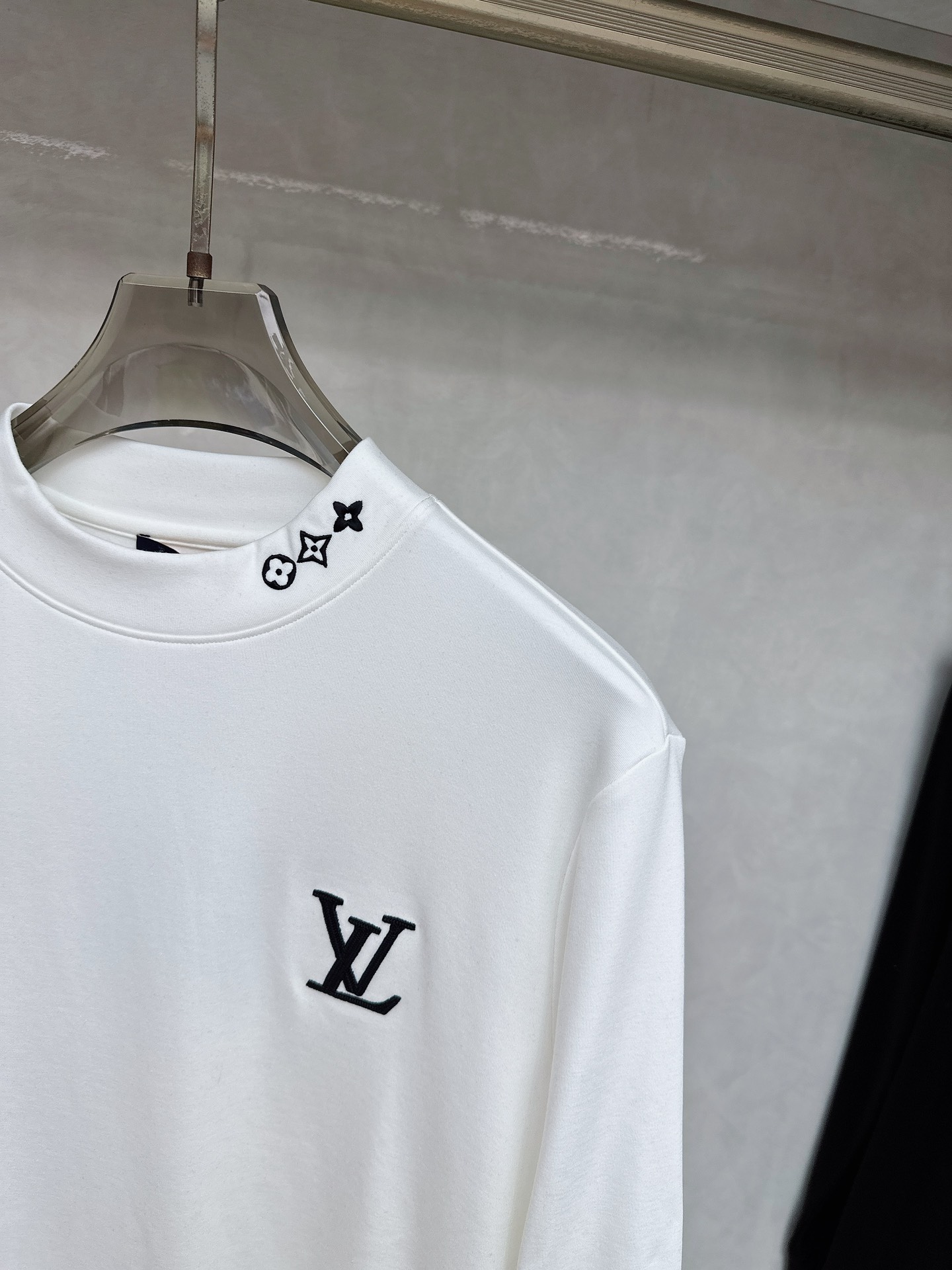 【新品】 ‼️‼️2025SS秋冬🆕 “驴”牌男士圆领长袖打底衫 柜台同步发售，高精细的奢华品质,轻奢感