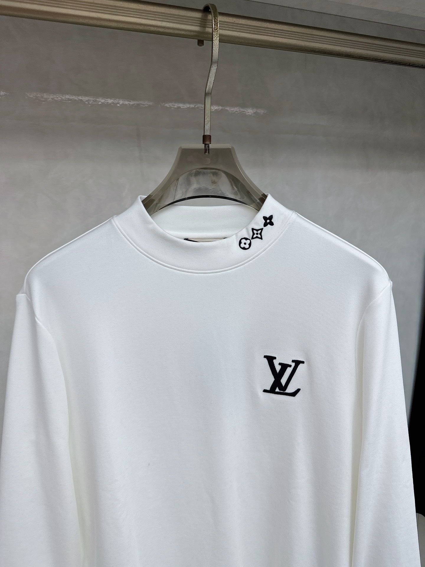 【新品】 ‼️‼️2025SS秋冬🆕 “驴”牌男士圆领长袖打底衫 柜台同步发售，高精细的奢华品质,轻奢感