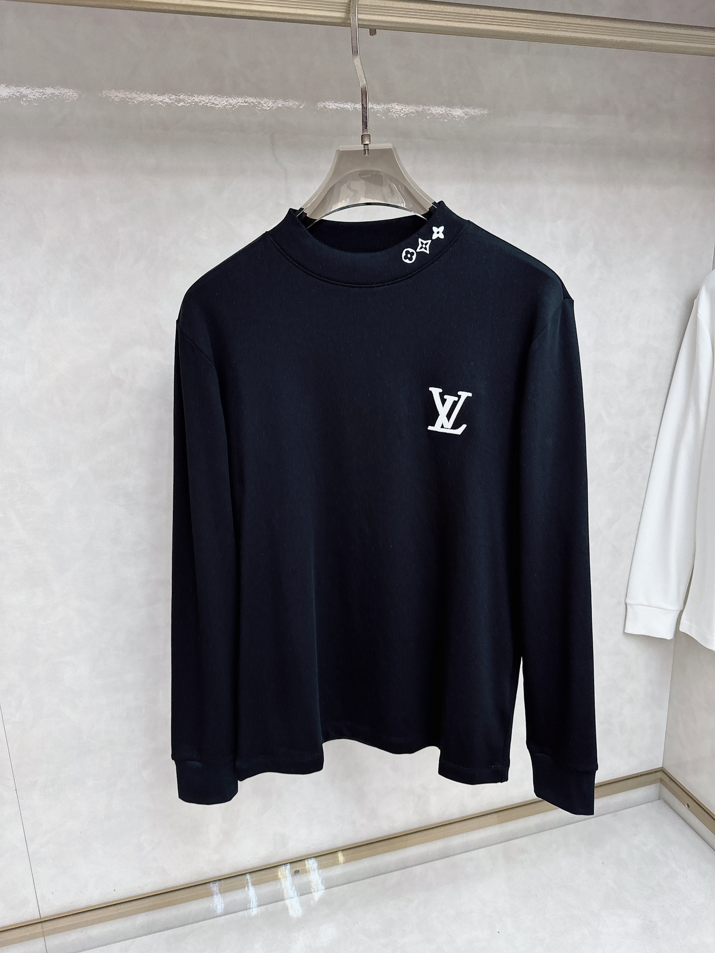 【新品】 ‼️‼️2025SS秋冬🆕 “驴”牌男士圆领长袖打底衫 柜台同步发售，高精细的奢华品质,轻奢感