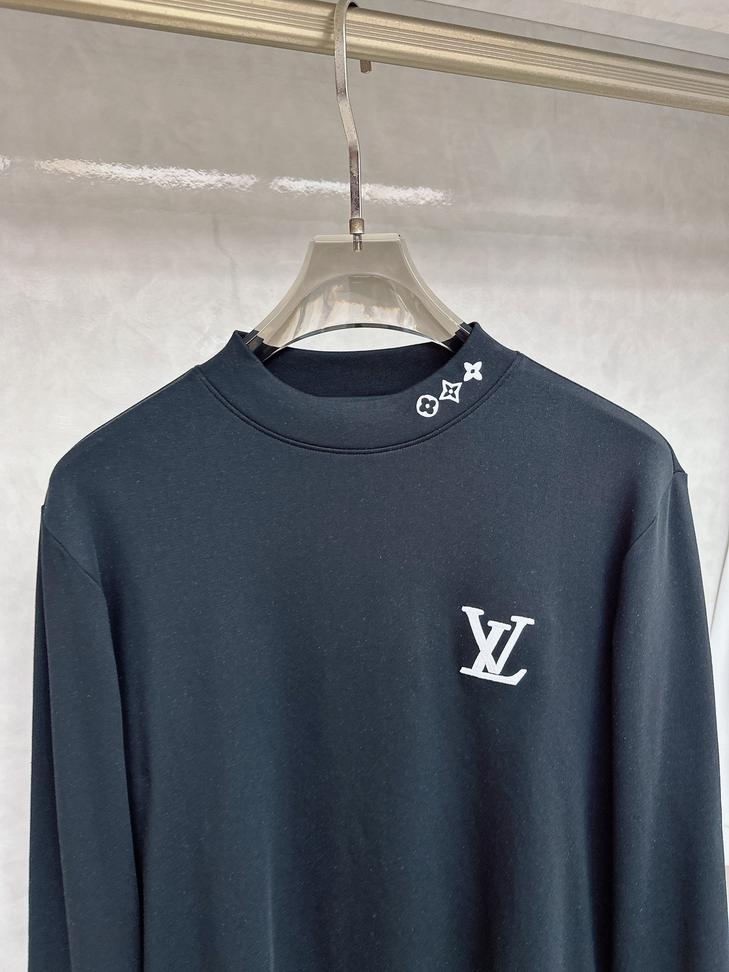 【新品】 ‼️‼️2025SS秋冬🆕 “驴”牌男士圆领长袖打底衫 柜台同步发售，高精细的奢华品质,轻奢感