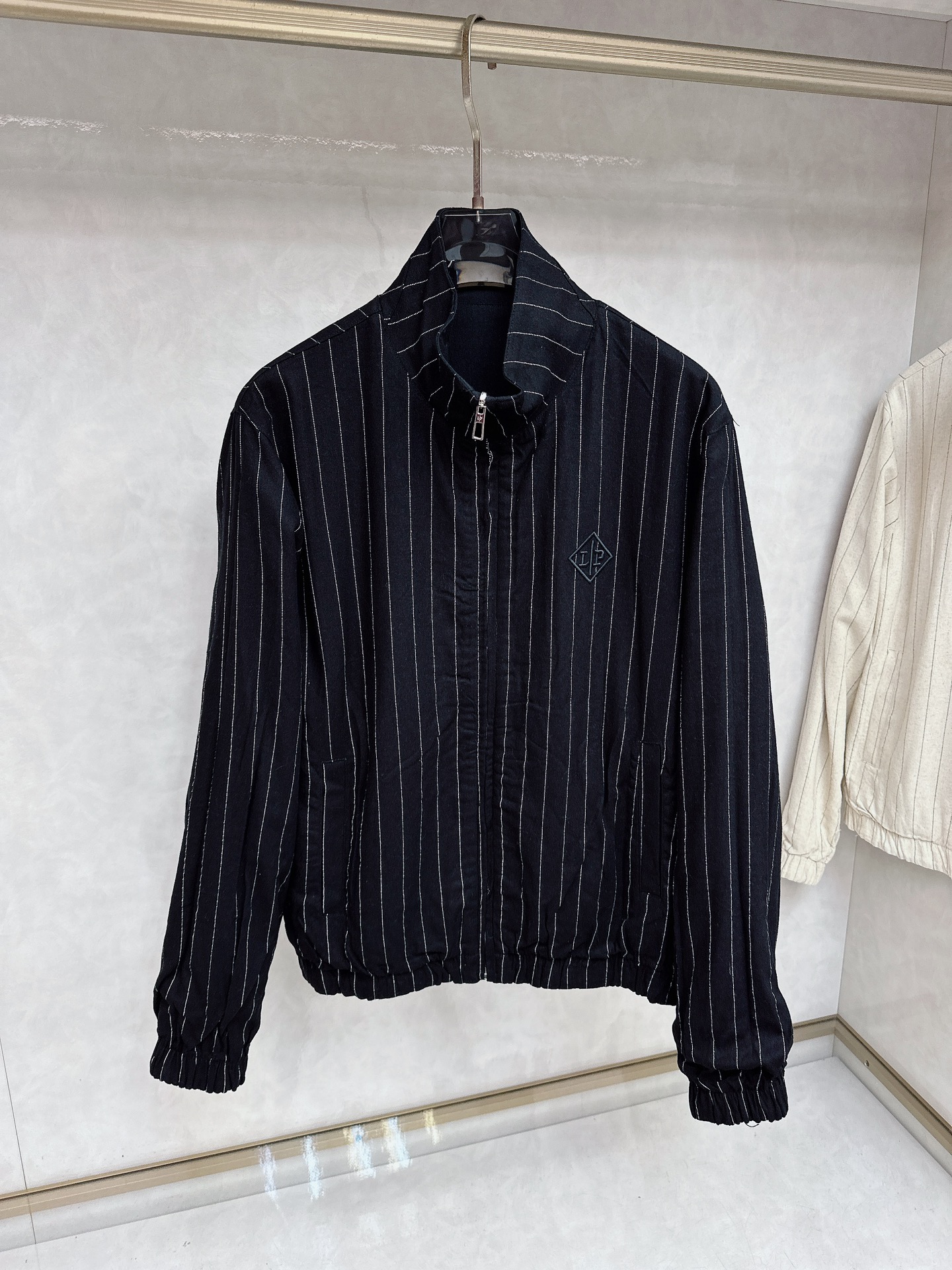 Loro Piana诺悠翩雅 2025秋冬新品男士休闲夹克外套，外贸公司订单！胸前logo图案刺绣设计！