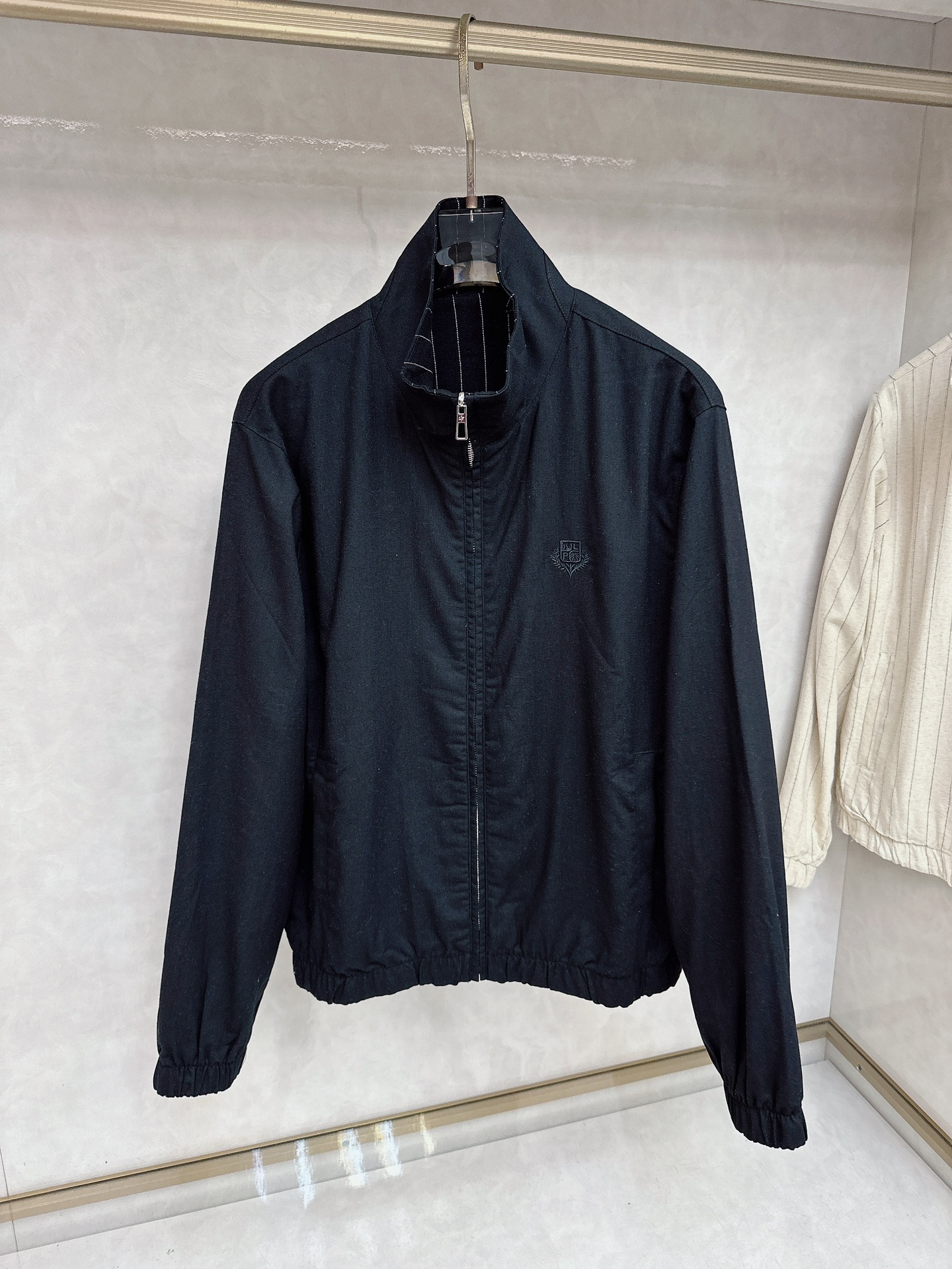 Loro Piana诺悠翩雅 2025秋冬新品男士休闲夹克外套，外贸公司订单！胸前logo图案刺绣设计！