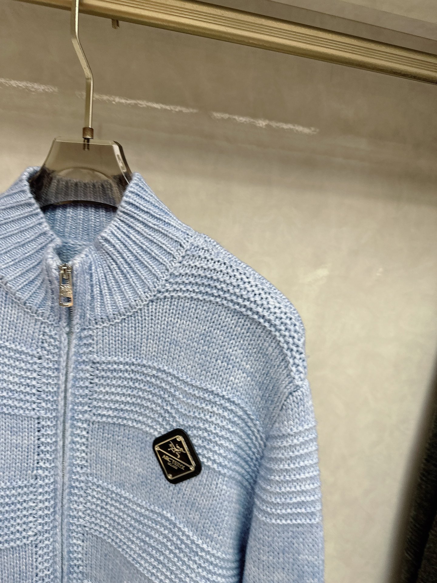 P360 始祖鸟 25ss秋冬【新品】最新最顶级羊毛针织衫 ！，精致配色融合新款潮套头衫，最顶级的品质在售，顶级制作工艺进口面料，款独特设计，采用进口高端订制进口丝线手感一流！官网在售。
码数:M-3XL