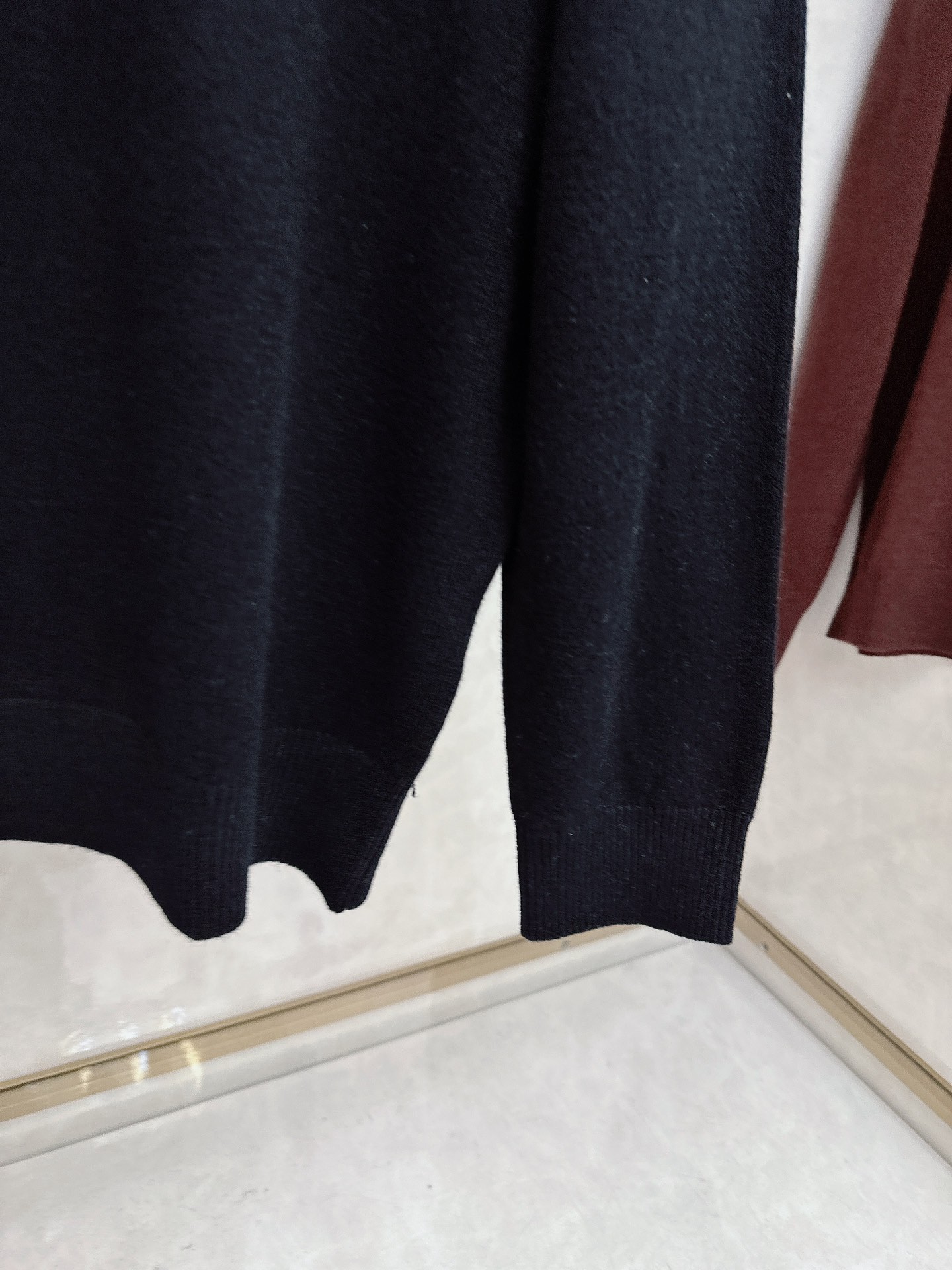 Kiton 2025秋冬新款男士休闲，采用进口优质羊毛衫，简单LOGO拉链标识设计！代表品牌形象 简洁舒