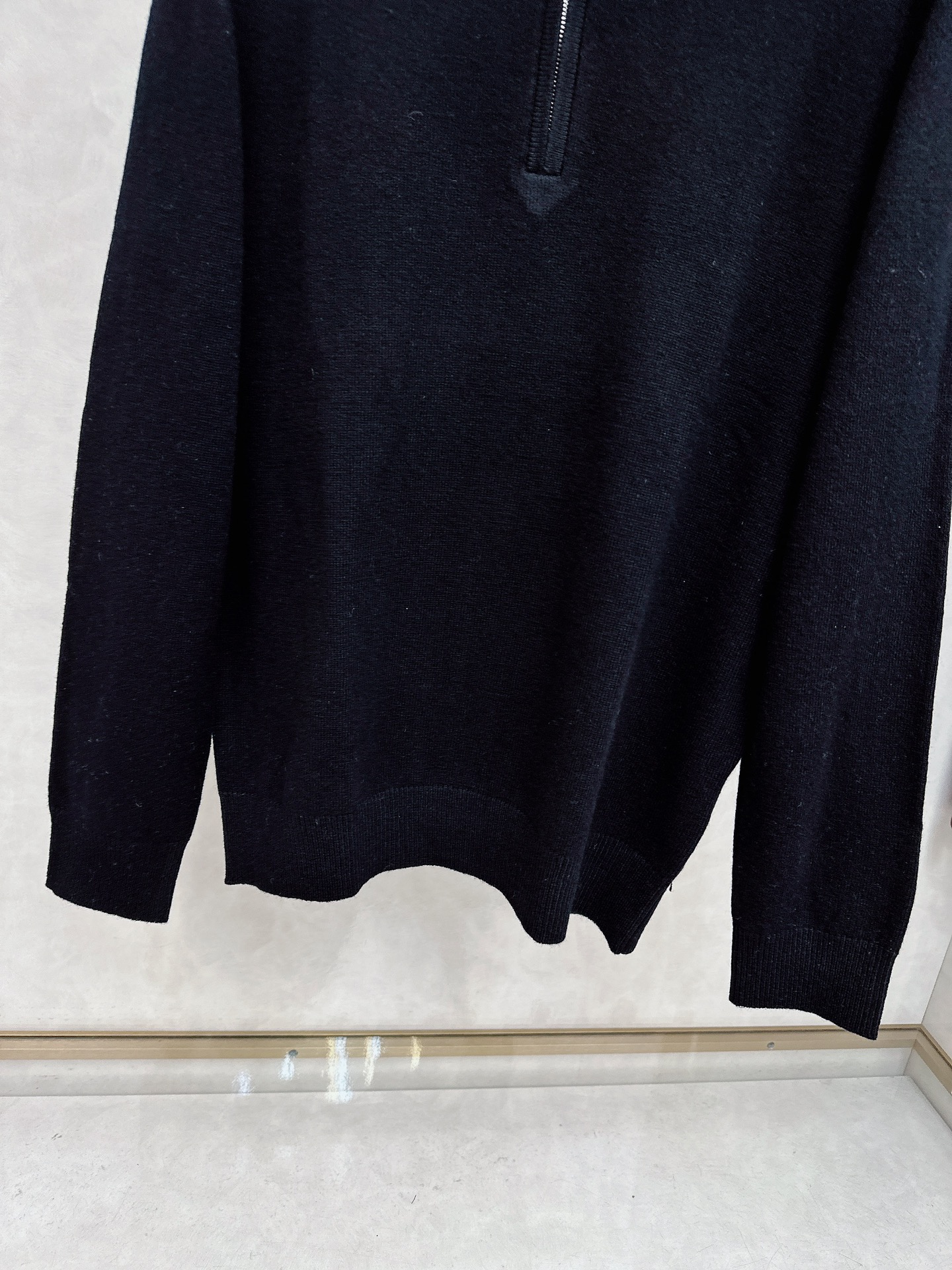 Kiton 2025秋冬新款男士休闲，采用进口优质羊毛衫，简单LOGO拉链标识设计！代表品牌形象 简洁舒