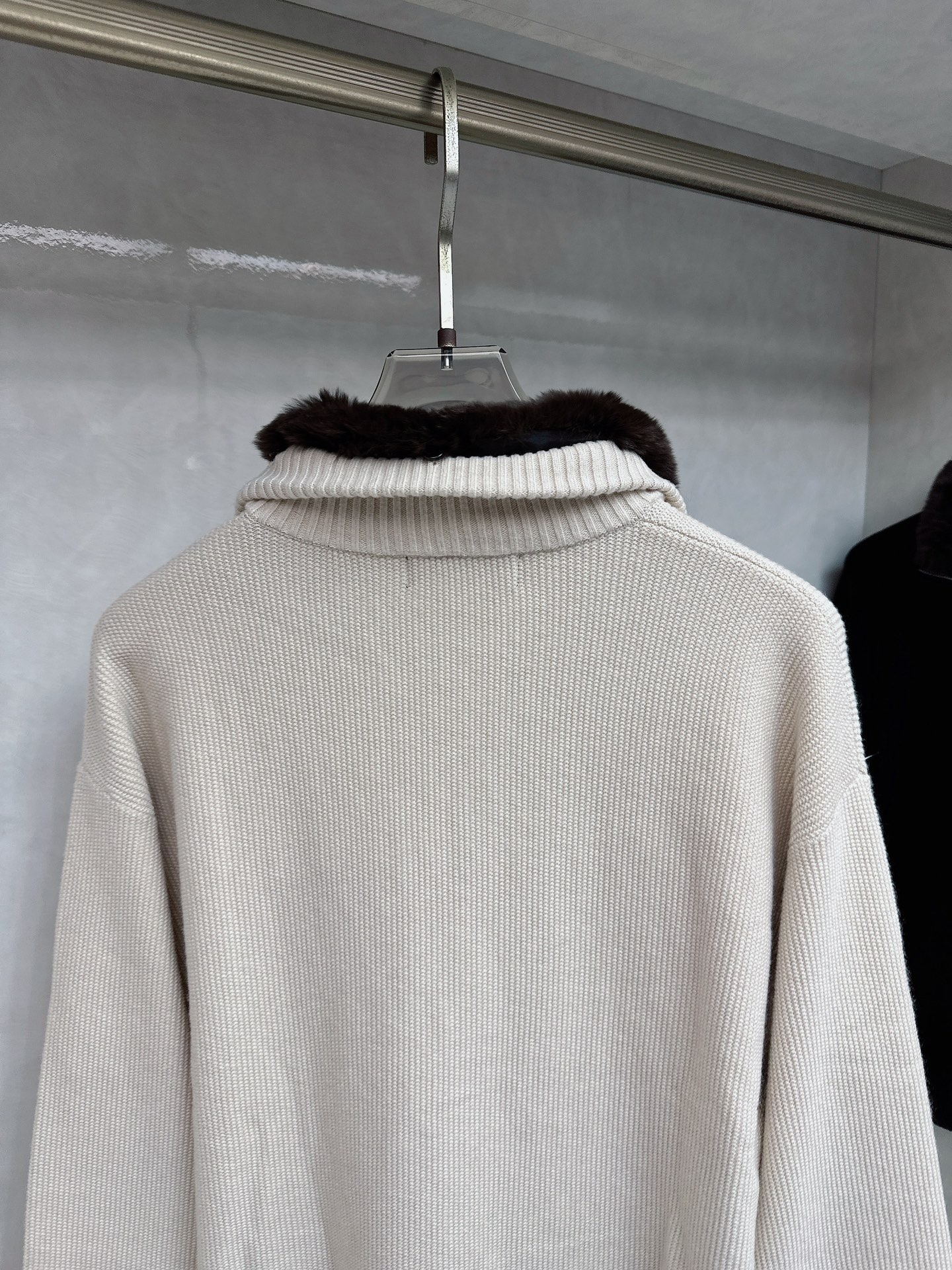 LLoroana 2025ss秋冬新品毛领拉链针织毛衣外套，毛领可拆卸设计，美式穿搭经典设计 基础色随意