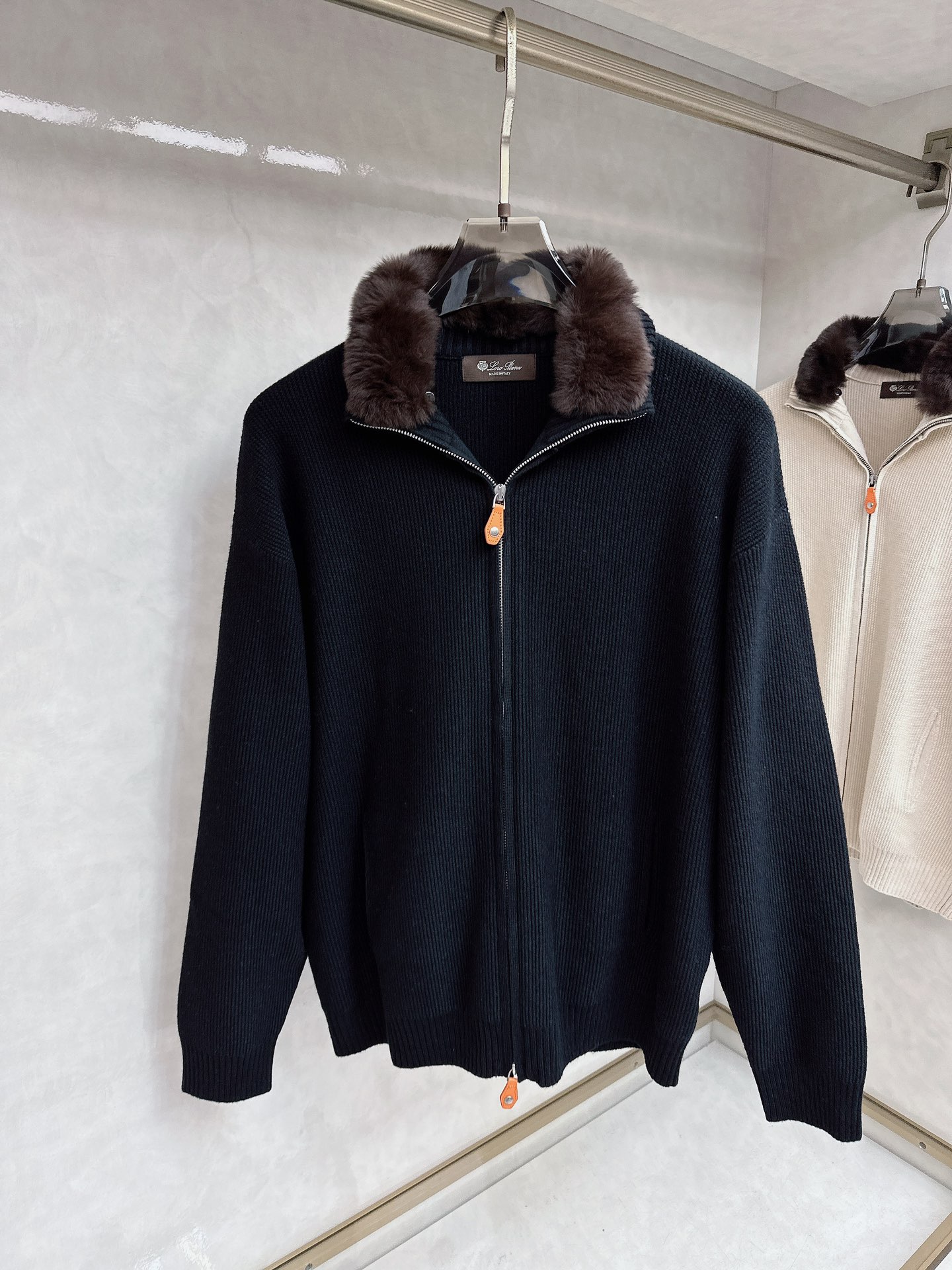 LLoroana 2025ss秋冬新品毛领拉链针织毛衣外套，毛领可拆卸设计，美式穿搭经典设计 基础色随意