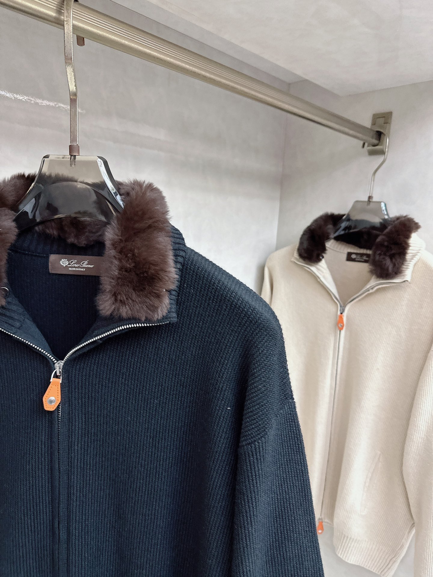 LLoroana 2025ss秋冬新品毛领拉链针织毛衣外套，毛领可拆卸设计，美式穿搭经典设计 基础色随意