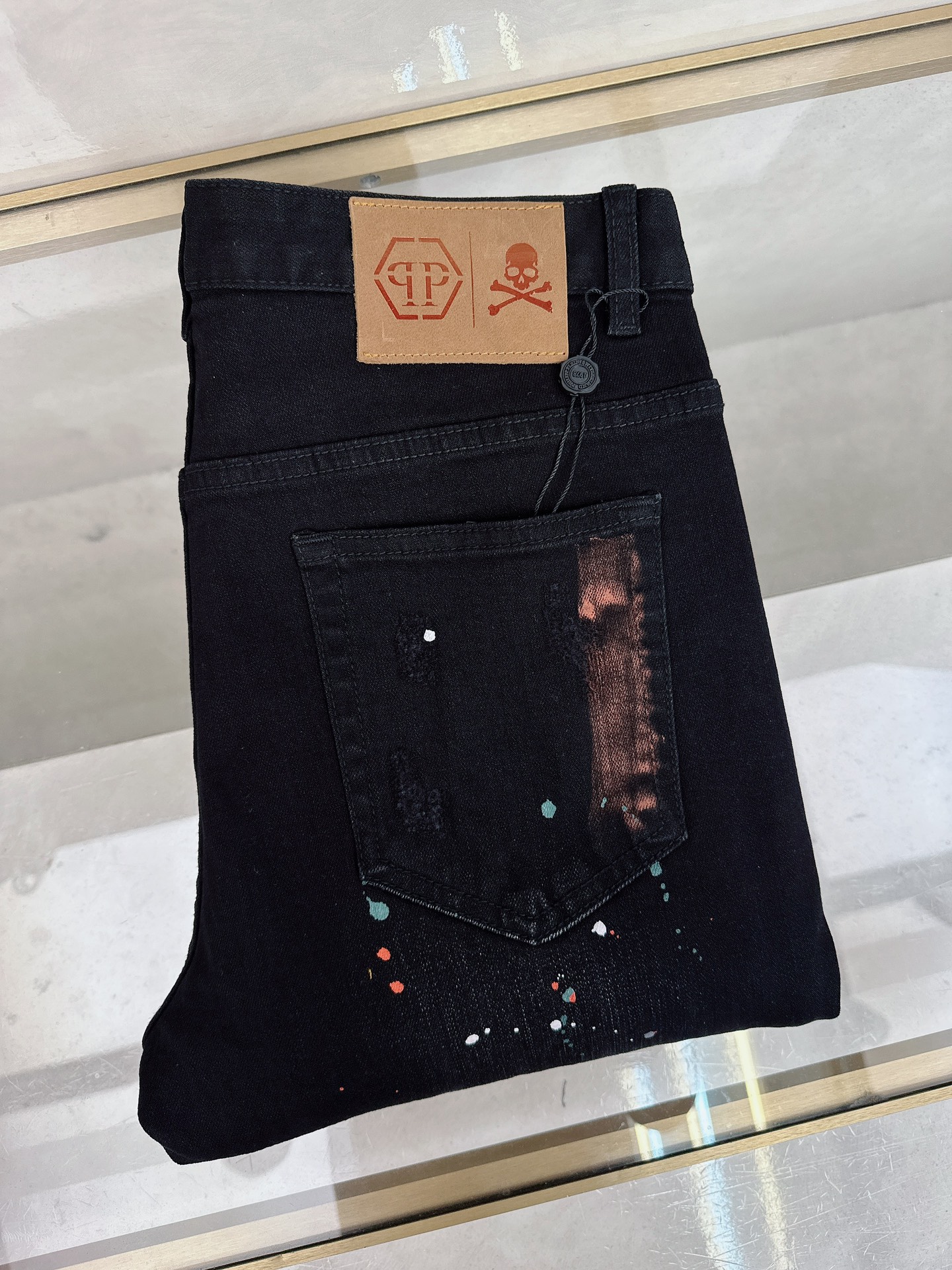 NO:611735,PP's new autumn and winter official website is on sale simultaneously, new autumn and winter men's casual jeans, original quality, customized original denim fabric, logo pattern design, body decoration with original hardware accessories, three-dimensional and clear, c super trendy personality, fashionable and stylish upper body!  Must-have items for trendy men, sizes 29-38,,jeans,alexander wang19860909PP 秋冬新款官网同步发售,秋冬新品男士休闲牛仔裤,原单品质,定制原版牛仔面料,logo图案设计,身原版五金辅料装饰,立体清晰,c超级潮流个性,上身时尚有型！潮男必备单品 码数29-38,,jeans,alexander wang,Men's clothing