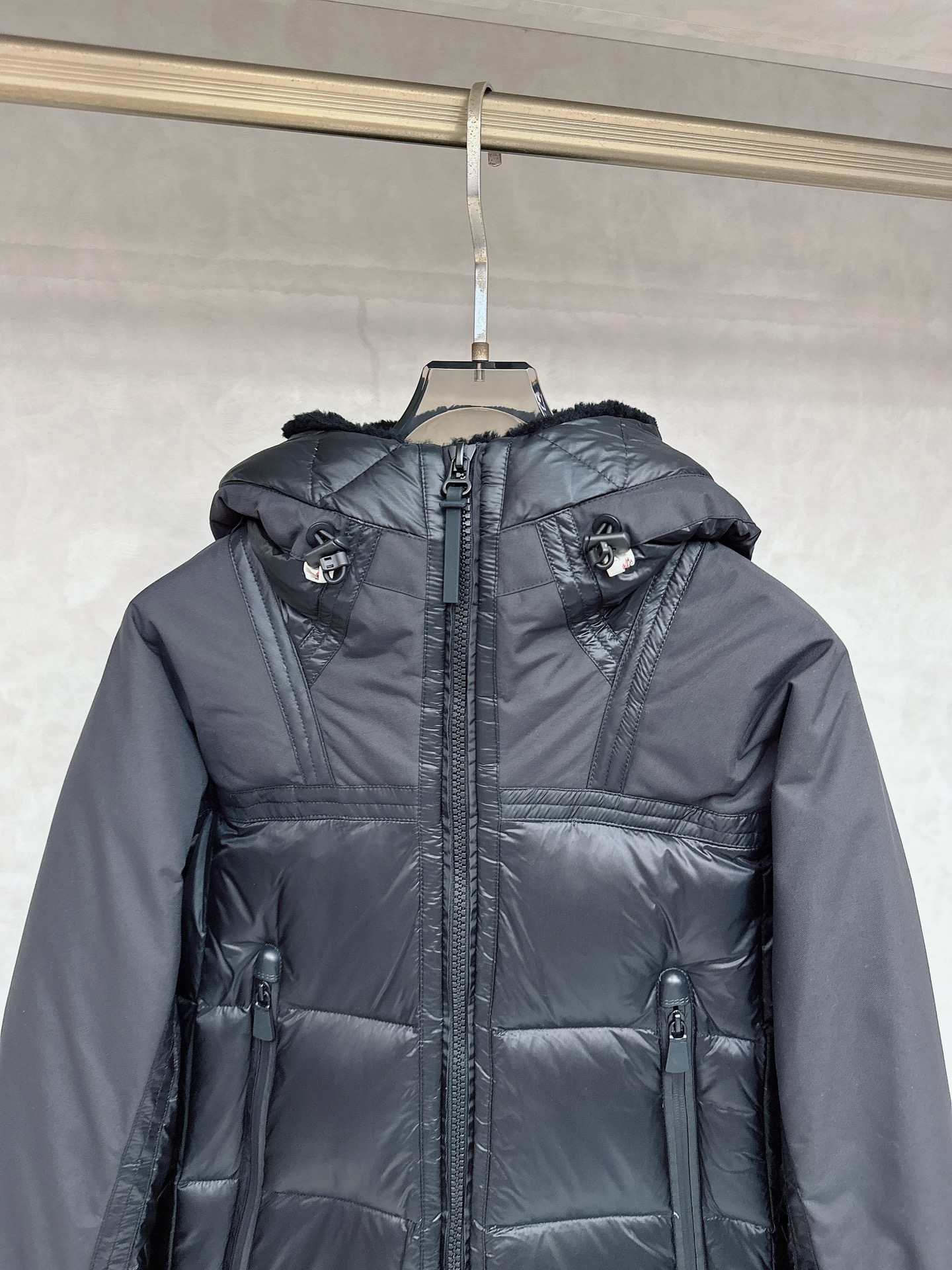 特级羽绒⬆️ Moncler Grenoble男士Morgins羊毛皮拼接里羽绒服.高端单品.原版购入开