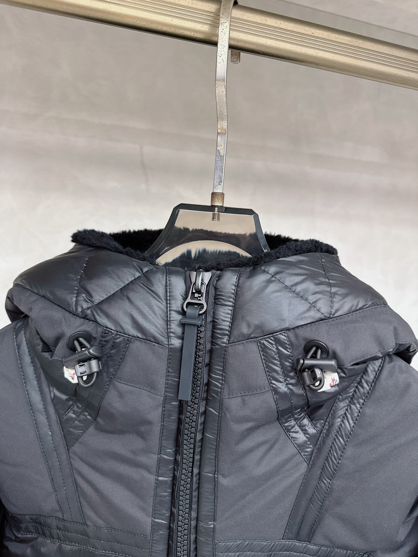 特级羽绒⬆️ Moncler Grenoble男士Morgins羊毛皮拼接里羽绒服.高端单品.原版购入开