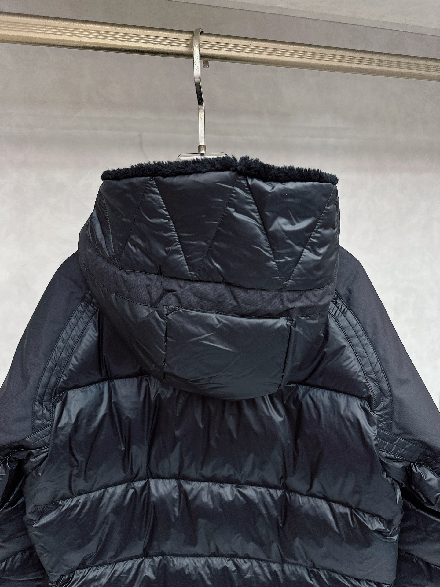 特级羽绒⬆️ Moncler Grenoble男士Morgins羊毛皮拼接里羽绒服.高端单品.原版购入开