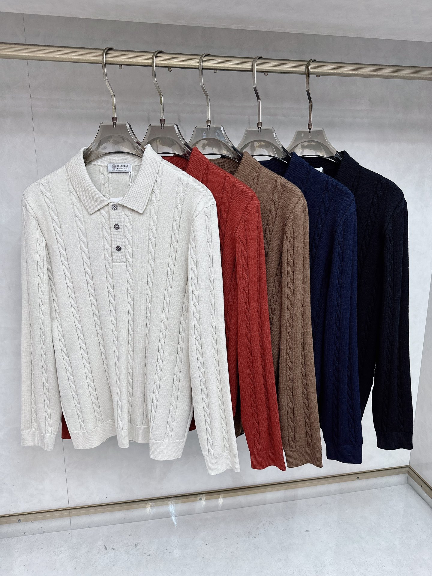 NO:596929,BC-Brunello Cucineli Brunello Cucineli exclusively provides new original men's casual sweaters, high-end customization, high version, fashionable and versatile imported fabrics, super soft and delicate feel, skin-friendly and comfortable to wear, high-end boutique, exquisite upper body made by the factory, very good, a must-have item for men, complete with three standards, code number 48-56,, brunello cucinelli, sweaters, alexander wang19860909BC-Brunello Cucineli 布鲁内洛 库奇內利独家专供新款原单男士休闲毛衣 高端定制 高版本 时尚百搭爆款进口面料 手感超柔软细腻 穿着亲肤舒适 高端精品 代工厂精细做上身非常赞 男士必备单品 三标齐全 码数48-56,,brunello cucinelli,sweaters,alexander wang,Men's clothing