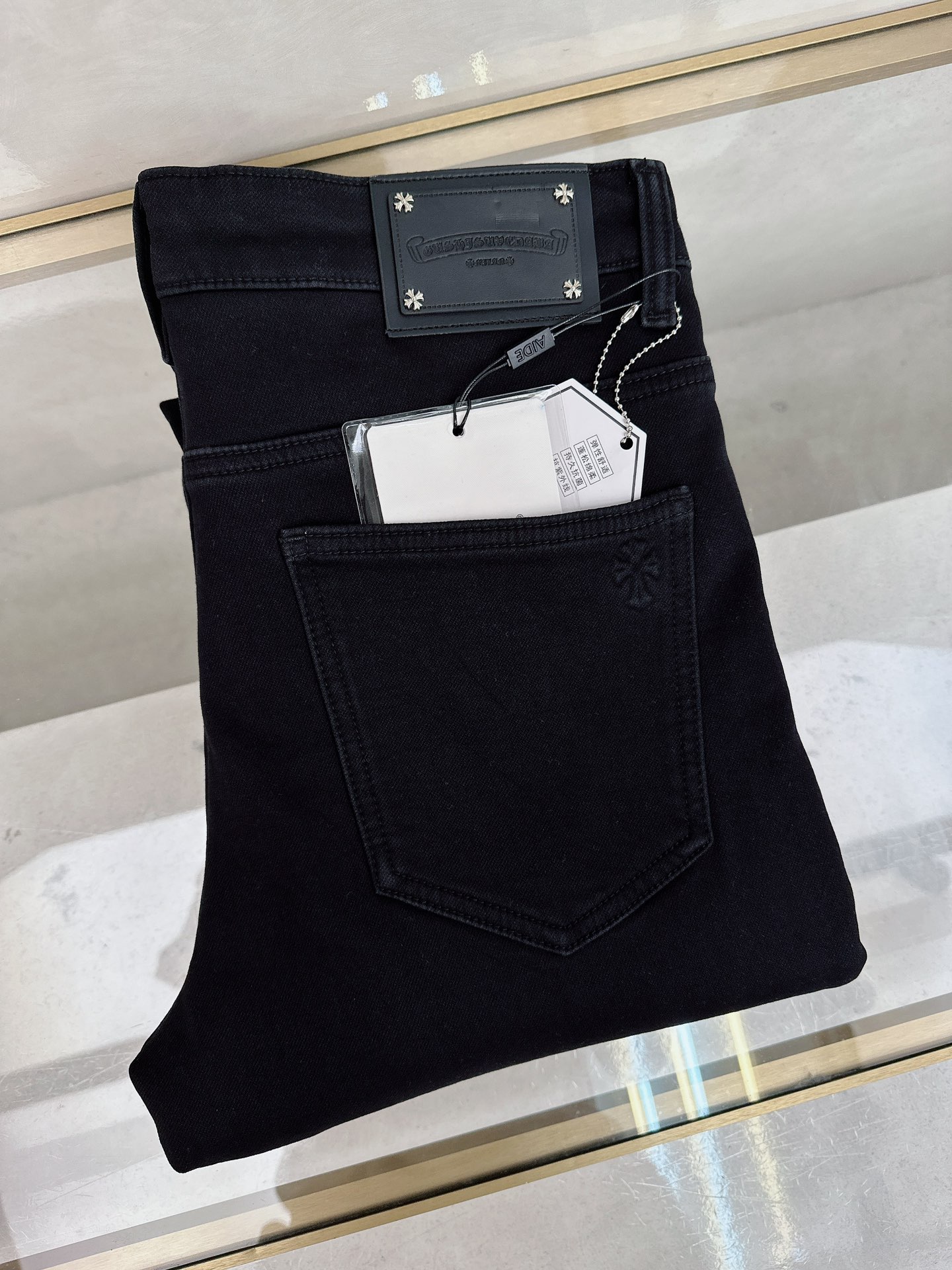 NO:598849,Croxin's 2025 autumn and winter new styles are now on the market, the original hot-selling jeans are super customized, original hardware, super heavy craftsmanship, awesome styles and impeccable details!  The style is not picky, very high-end, good stuff waits for no one, hurry up and get it if you like it, sizes 29-38, chrome hearts, jeans, alexander wang19860909克罗心 2025秋冬新款现货上市,原单爆款牛仔裤超级定制款,原版五金,超级重工工艺,版型超赞细节做工无可挑剔！款式不挑人,特别高档,好货不等人,看中赶紧下手,尺码29-38,,chrome hearts,jeans,alexander wang,Men's clothing