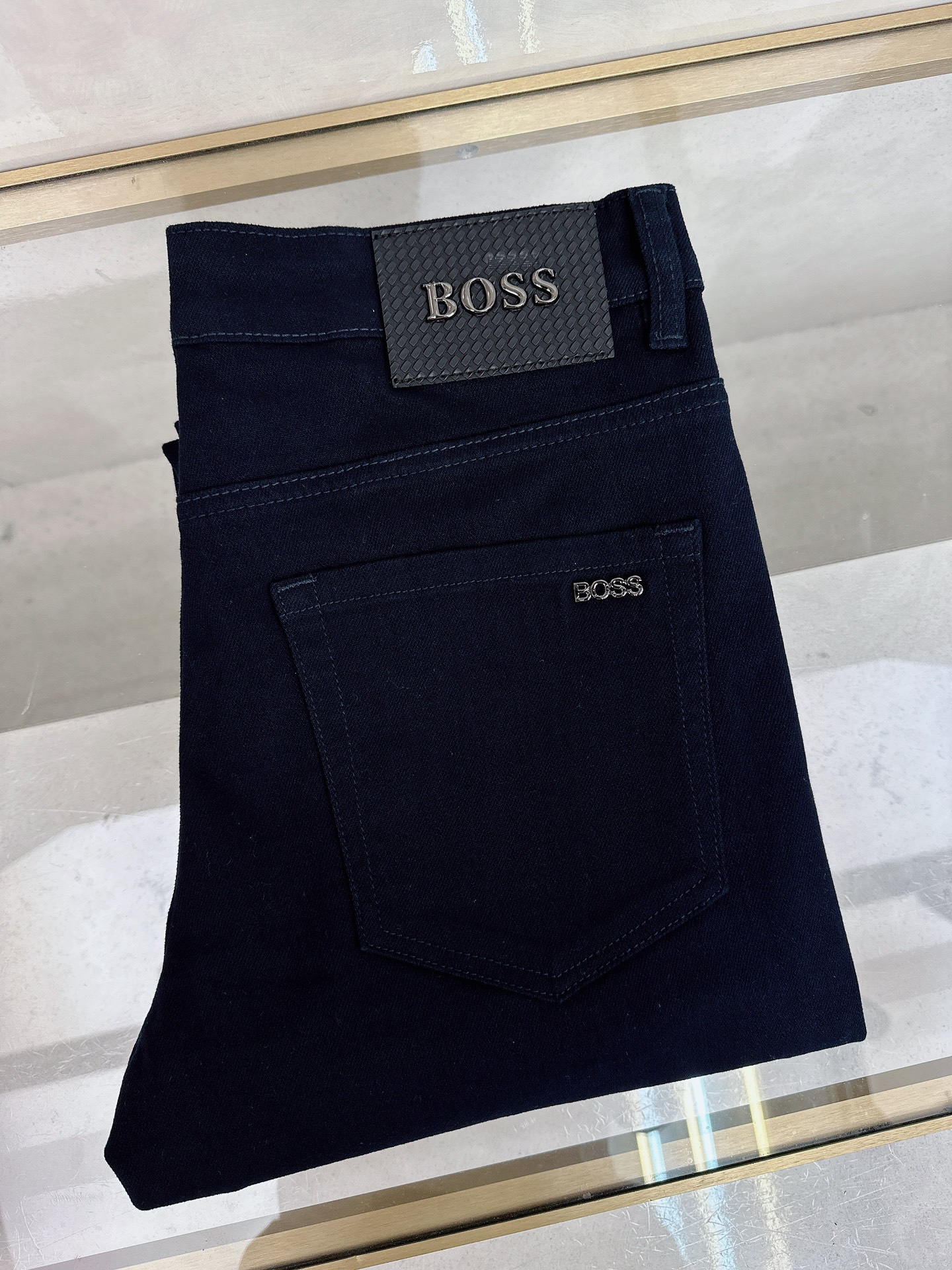 NO:598840,Boos new autumn and winter official website is on sale at the same time, new autumn and winter men's casual jeans, original quality, customized original denim fabric, logo pattern design, body original hardware accessories decoration, three-dimensional and clear, c super trendy personality, fashionable and stylish upper body!  A must-have item for trendy men in sizes 28-38, jeans, alexander wang19860909Boos 秋冬新款官网同步发售,秋冬新品男士休闲牛仔裤,原单品质,定制原版牛仔面料,logo图案设计,身原版五金辅料装饰,立体清晰,c超级潮流个性,上身时尚有型！潮男必备单品 码数28-38,,jeans,alexander wang,Men's clothing