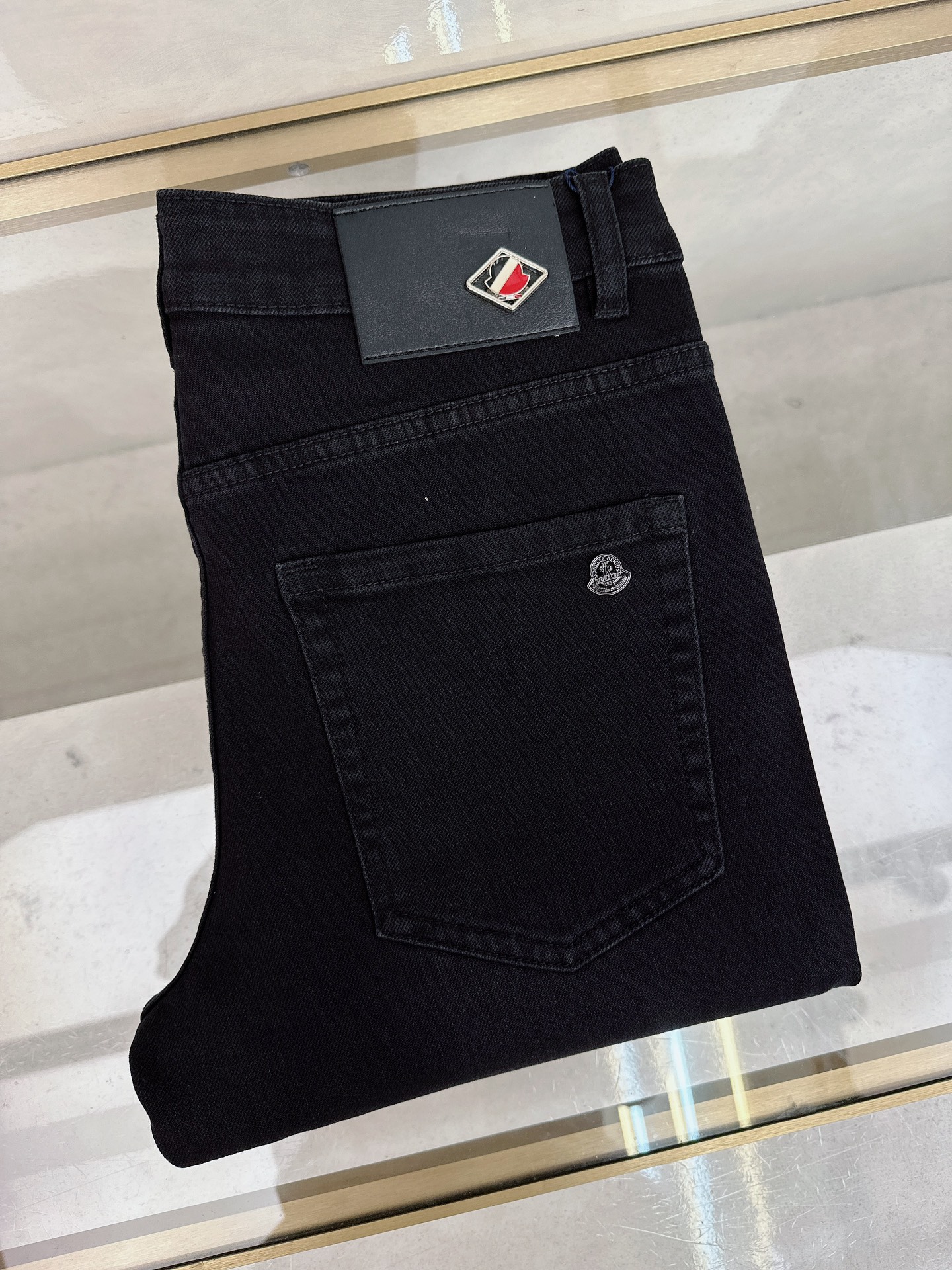 NO:598842,Meng Mouth new autumn and winter official website is on sale simultaneously, new autumn and winter men's casual jeans, original quality, customized original denim fabric, logo pattern design, body original hardware accessories decoration, three-dimensional and clear, c super trendy personality, fashionable and stylish upper body!  Must-have items for trendy men in sizes 28-38, Moncler, jeans, alexander wang19860909蒙口 秋冬新款官网同步发售,秋冬新品男士休闲牛仔裤,原单品质,定制原版牛仔面料,logo图案设计,身原版五金辅料装饰,立体清晰,c超级潮流个性,上身时尚有型！潮男必备单品 码数28-38,,Moncler,jeans,alexander wang,Men's clothing