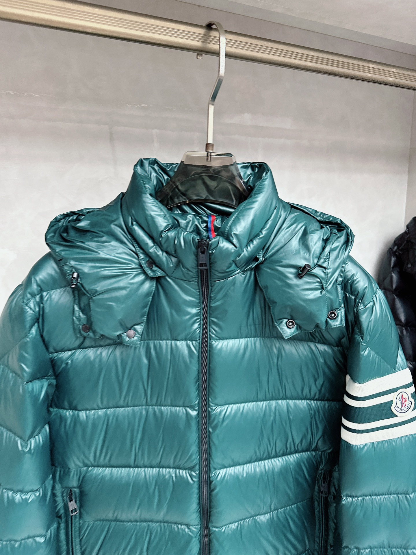 蒙口 2025秋冬新款🆕羽绒服 原版订制五金配件全进口原版定制 欢迎对比 绝对的高品质 采用顶级90白鸭