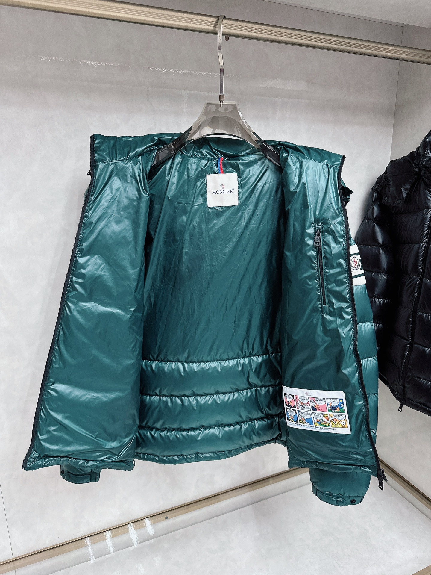 蒙口 2025秋冬新款🆕羽绒服 原版订制五金配件全进口原版定制 欢迎对比 绝对的高品质 采用顶级90白鸭