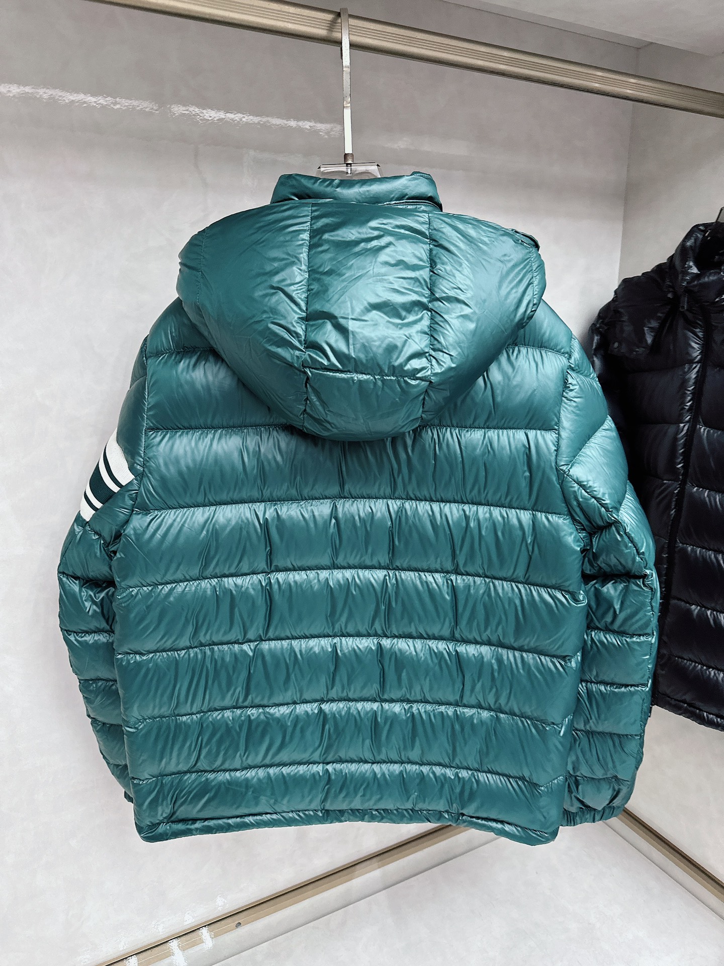 蒙口 2025秋冬新款🆕羽绒服 原版订制五金配件全进口原版定制 欢迎对比 绝对的高品质 采用顶级90白鸭