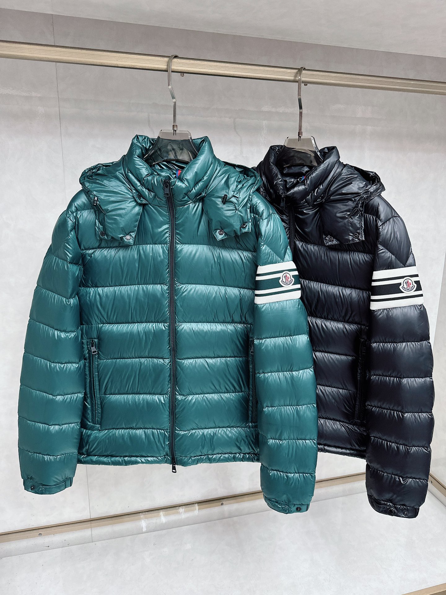 蒙口 2025秋冬新款🆕羽绒服 原版订制五金配件全进口原版定制 欢迎对比 绝对的高品质 采用顶级90白鸭