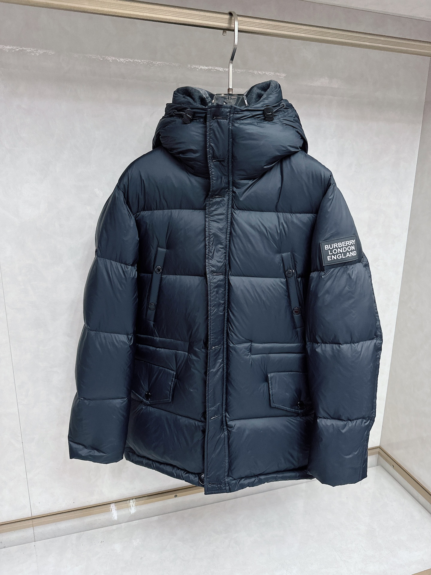 巴宝莉羽绒服日本进口顶级东丽面料，男士羽绒服外套,欧洲定制版！顶级品控！内里的衬布面料采用同样是进口的高