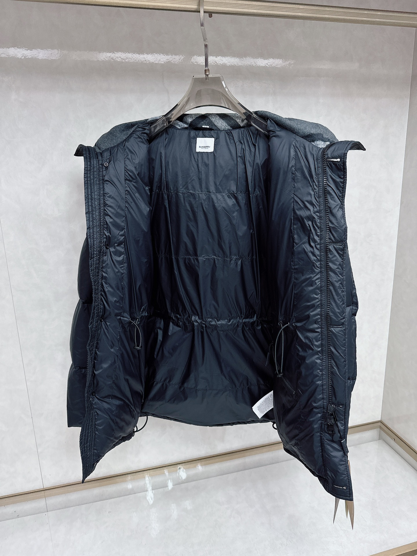 巴宝莉羽绒服日本进口顶级东丽面料，男士羽绒服外套,欧洲定制版！顶级品控！内里的衬布面料采用同样是进口的高