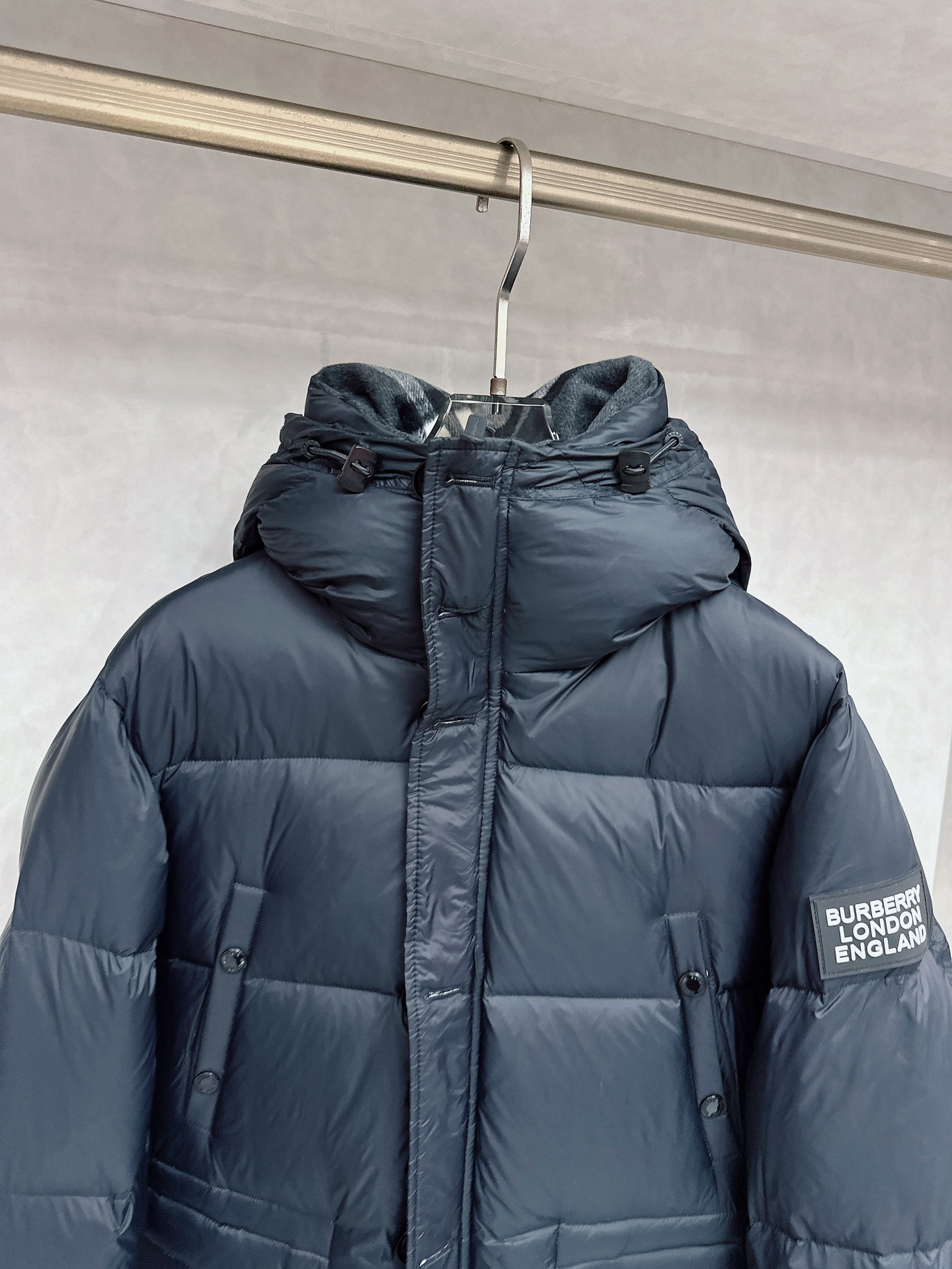 巴宝莉羽绒服日本进口顶级东丽面料，男士羽绒服外套,欧洲定制版！顶级品控！内里的衬布面料采用同样是进口的高