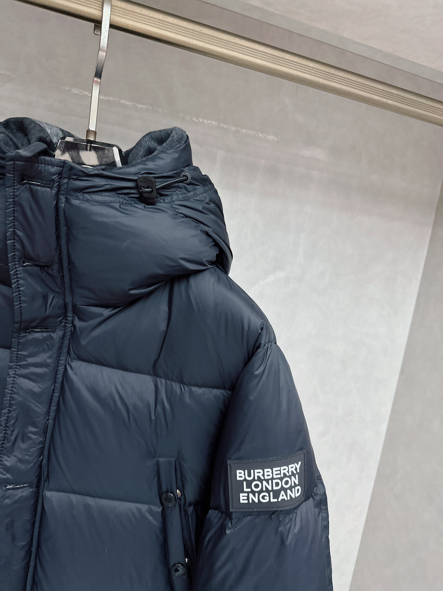 巴宝莉羽绒服日本进口顶级东丽面料，男士羽绒服外套,欧洲定制版！顶级品控！内里的衬布面料采用同样是进口的高