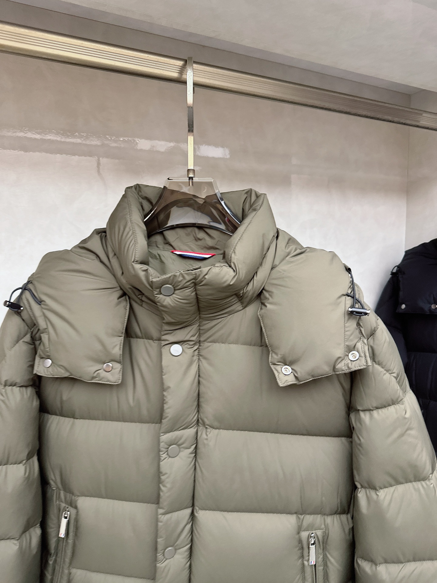 😊 2025秋冬新款羽绒服 原版订制五金配件全进口原版定制 欢迎对比 绝对的高品质 采用顶级进口白鹅绒填