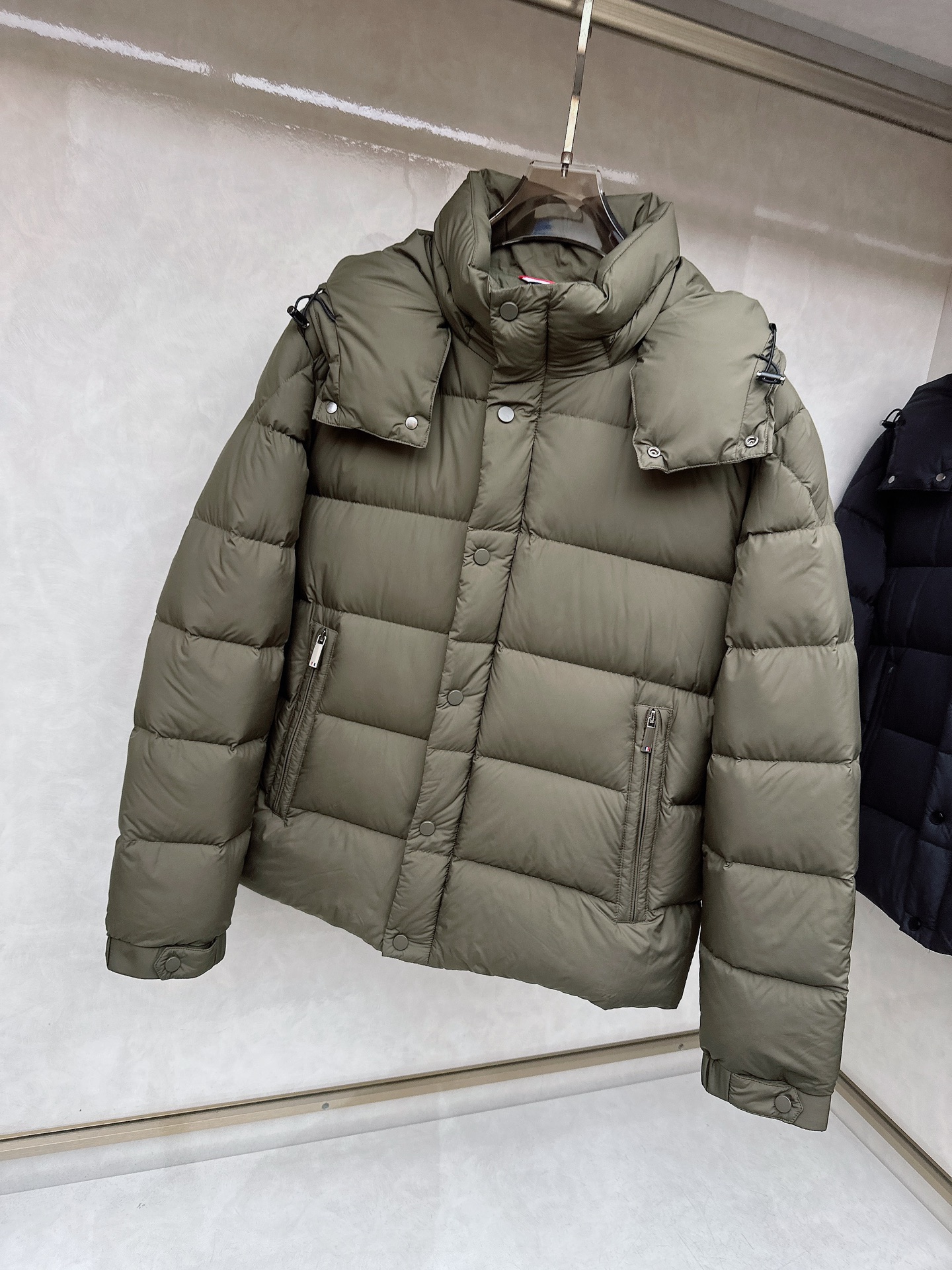 😊 2025秋冬新款羽绒服 原版订制五金配件全进口原版定制 欢迎对比 绝对的高品质 采用顶级进口白鹅绒填