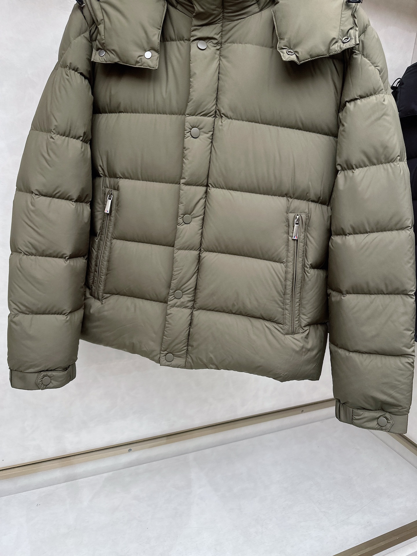 😊 2025秋冬新款羽绒服 原版订制五金配件全进口原版定制 欢迎对比 绝对的高品质 采用顶级进口白鹅绒填