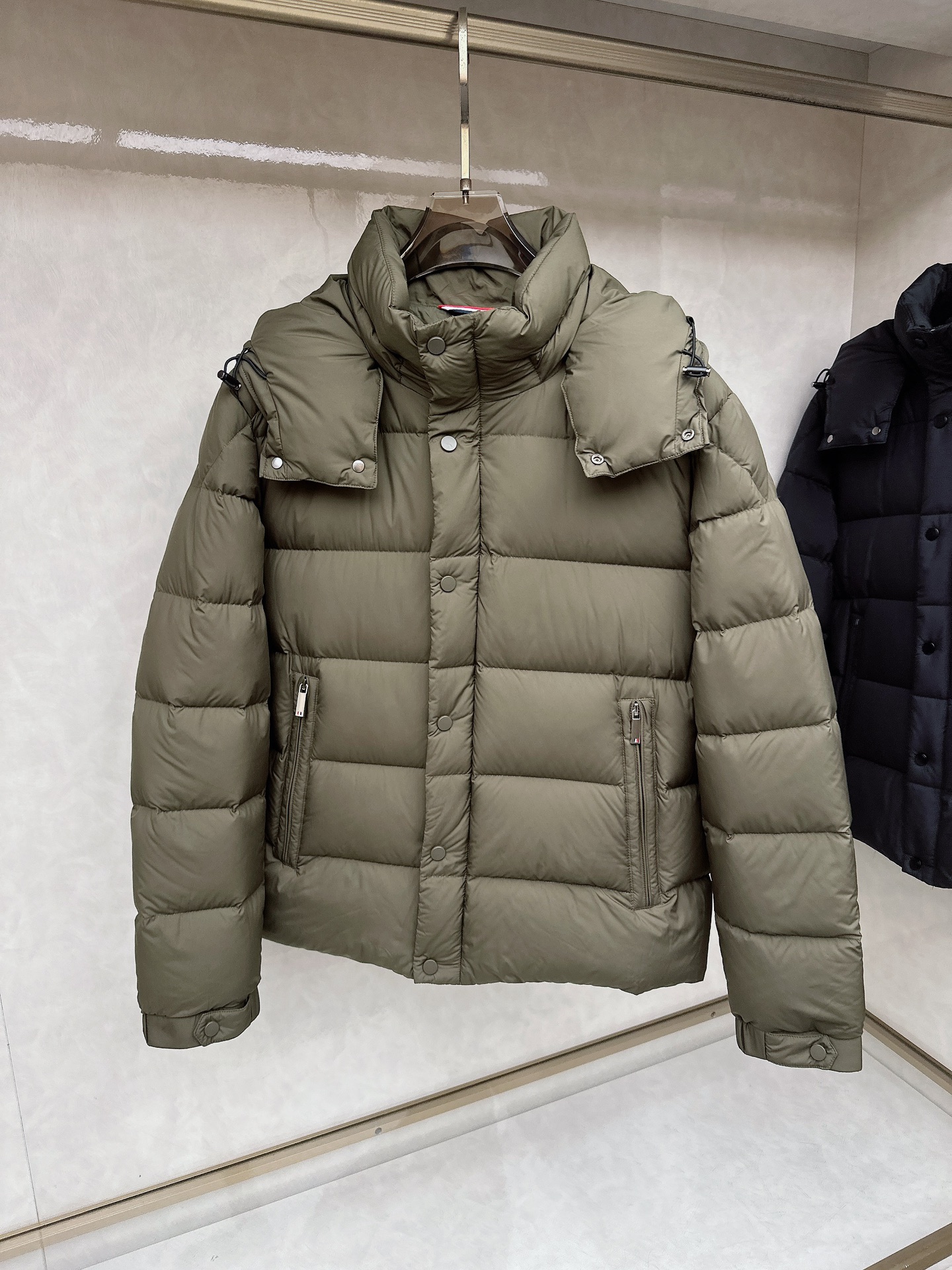 😊 2025秋冬新款羽绒服 原版订制五金配件全进口原版定制 欢迎对比 绝对的高品质 采用顶级进口白鹅绒填