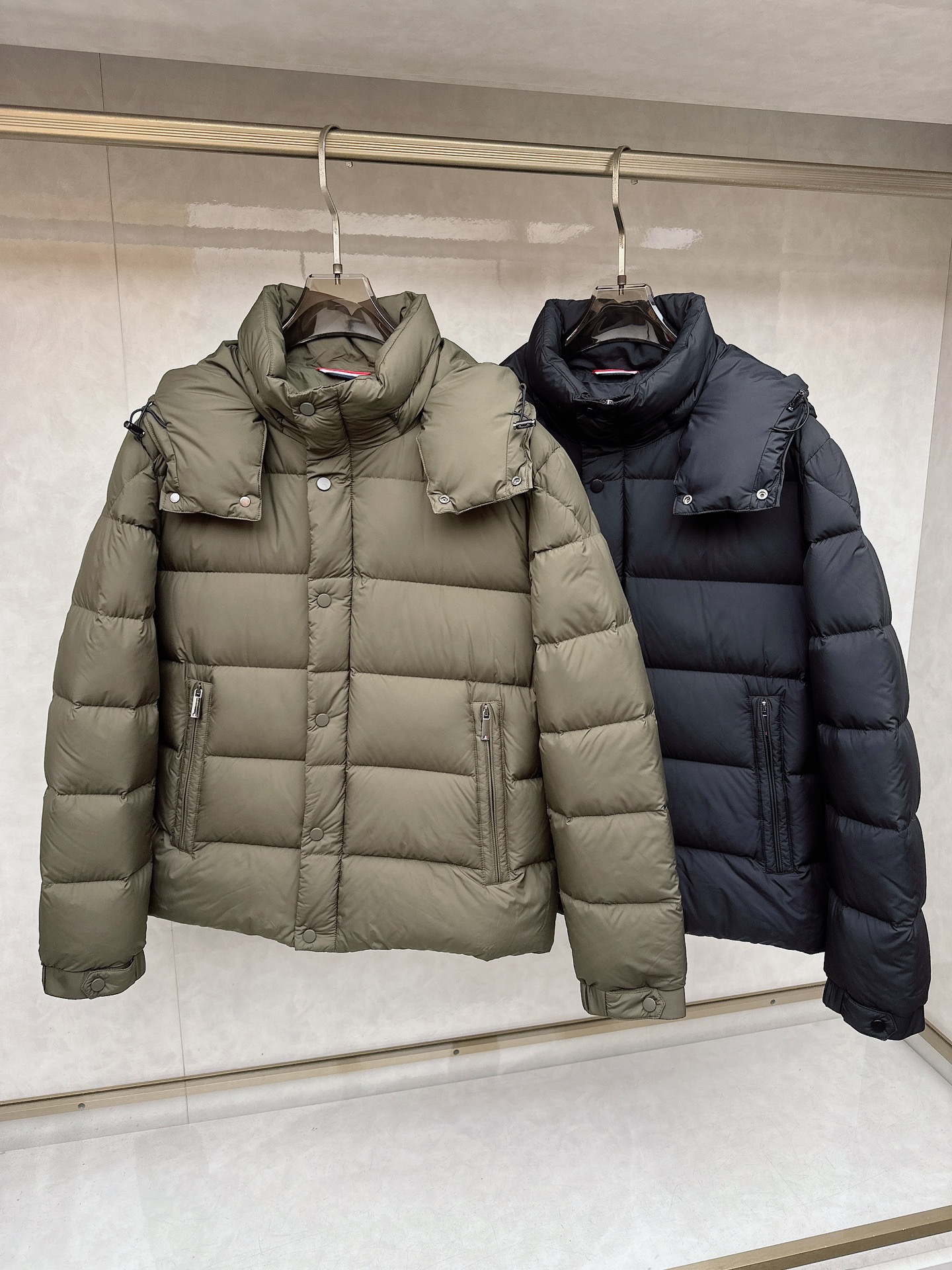 😊 2025秋冬新款羽绒服 原版订制五金配件全进口原版定制 欢迎对比 绝对的高品质 采用顶级进口白鹅绒填